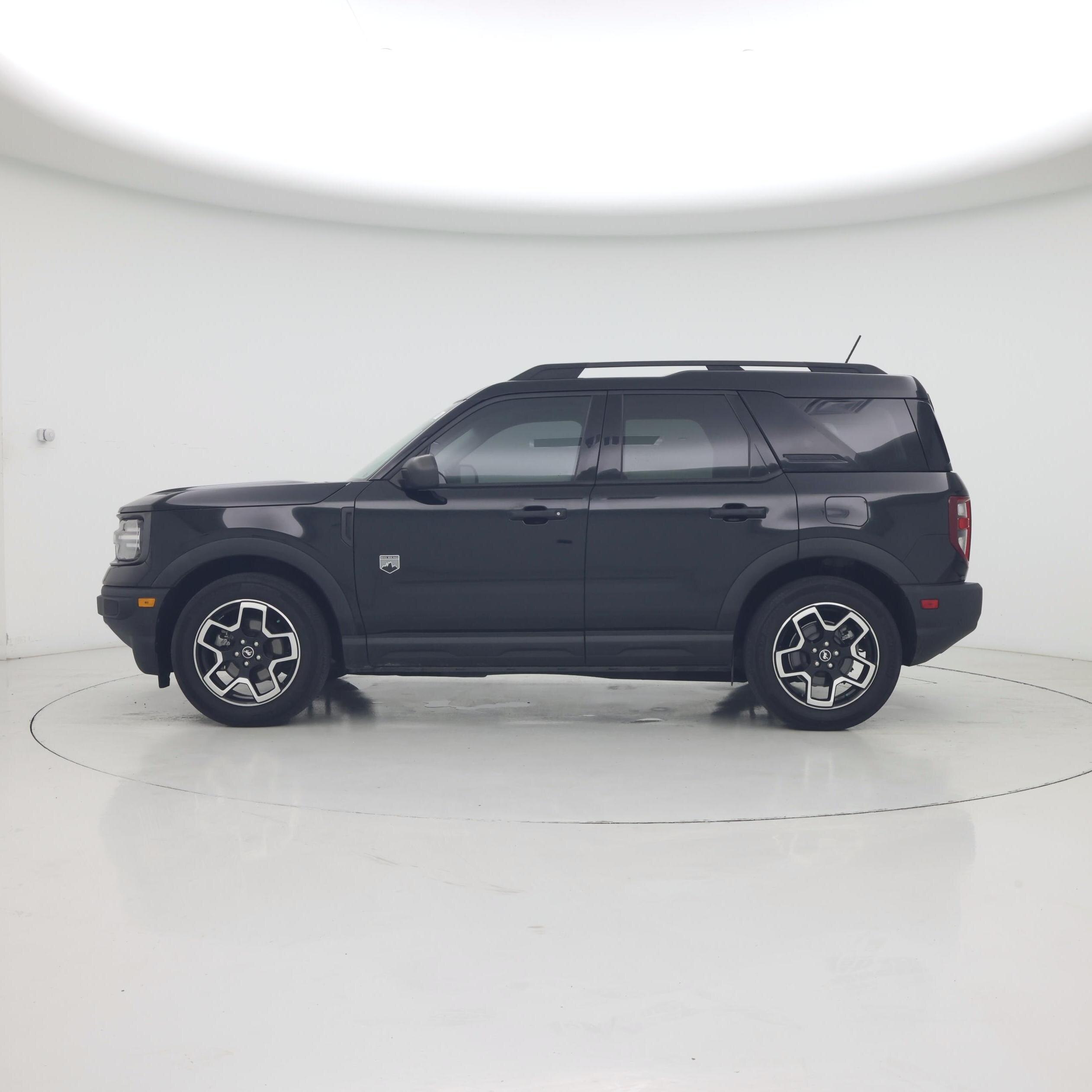Thumbnail: 2021 Ford Bronco Sport - 3