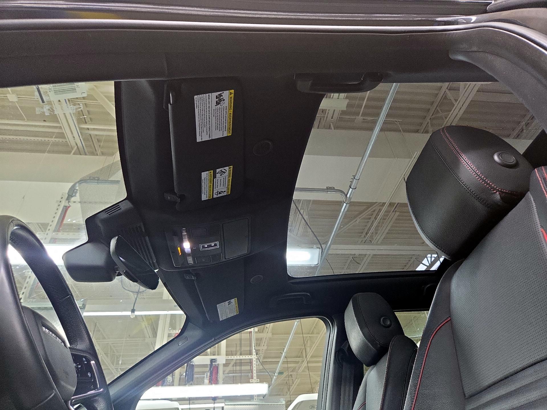 Thumbnail: 2022 Land Rover Discovery Sport - 20