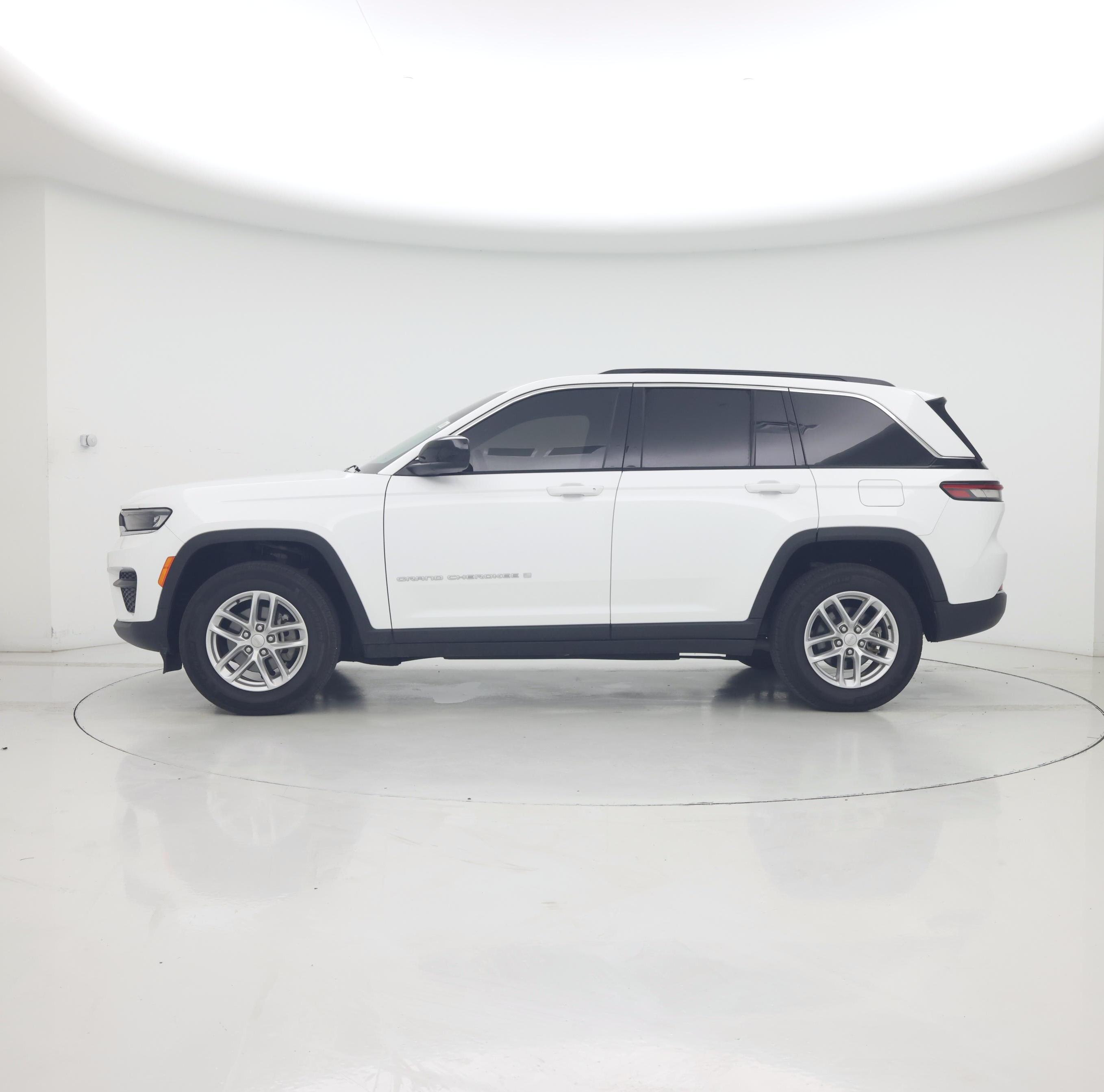 Thumbnail: 2024 Jeep Grand Cherokee - 3