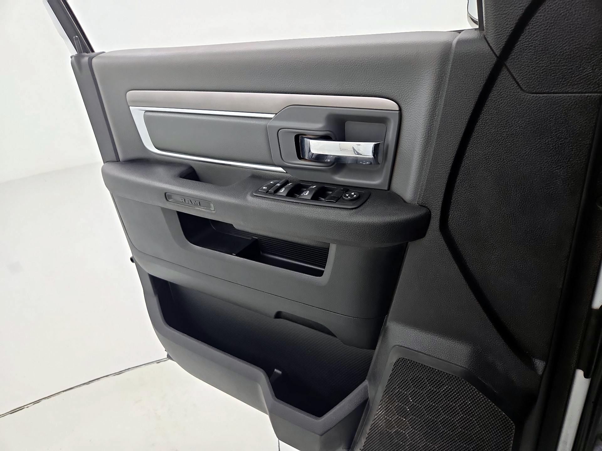 Thumbnail: 2022 RAM 1500 Classic - 12
