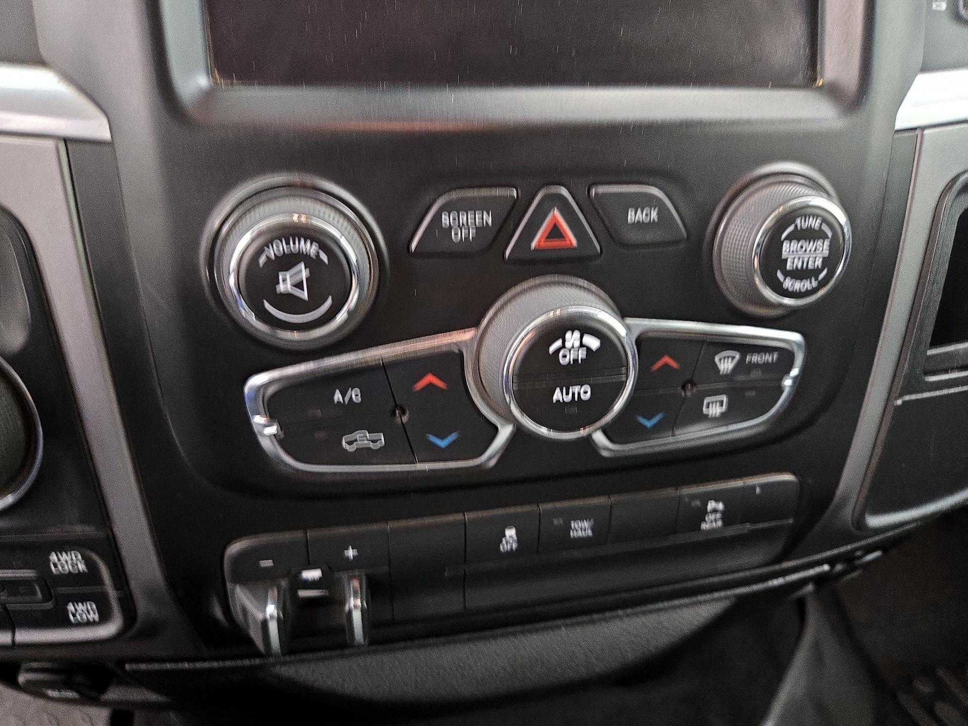 Thumbnail: 2022 RAM 1500 Classic - 16