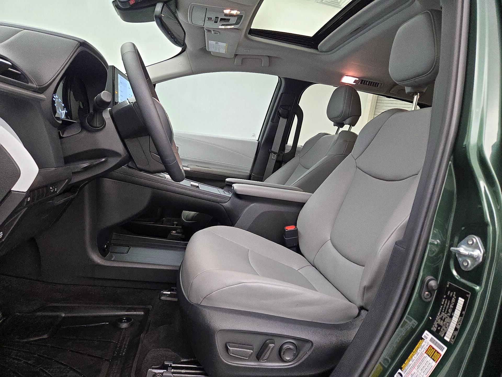 Thumbnail: 2025 Toyota Sienna - 11