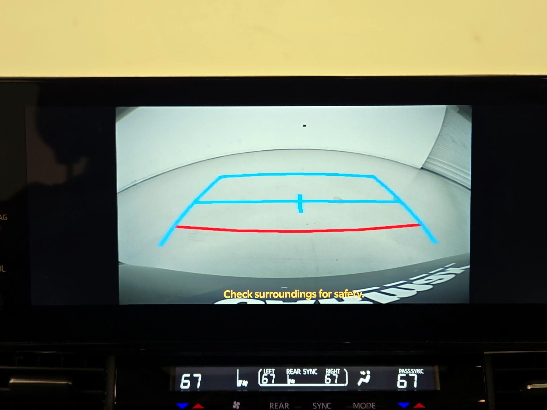 Thumbnail: 2025 Toyota Sienna - 14