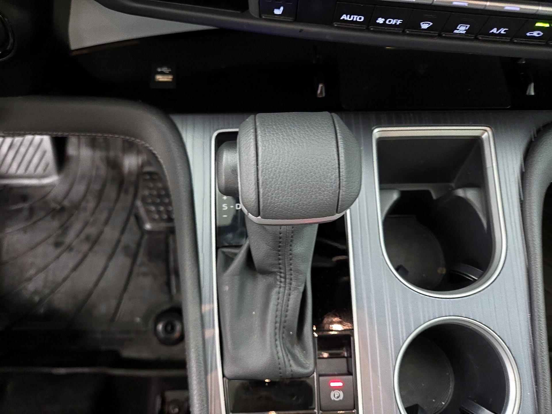 Thumbnail: 2025 Toyota Sienna - 17