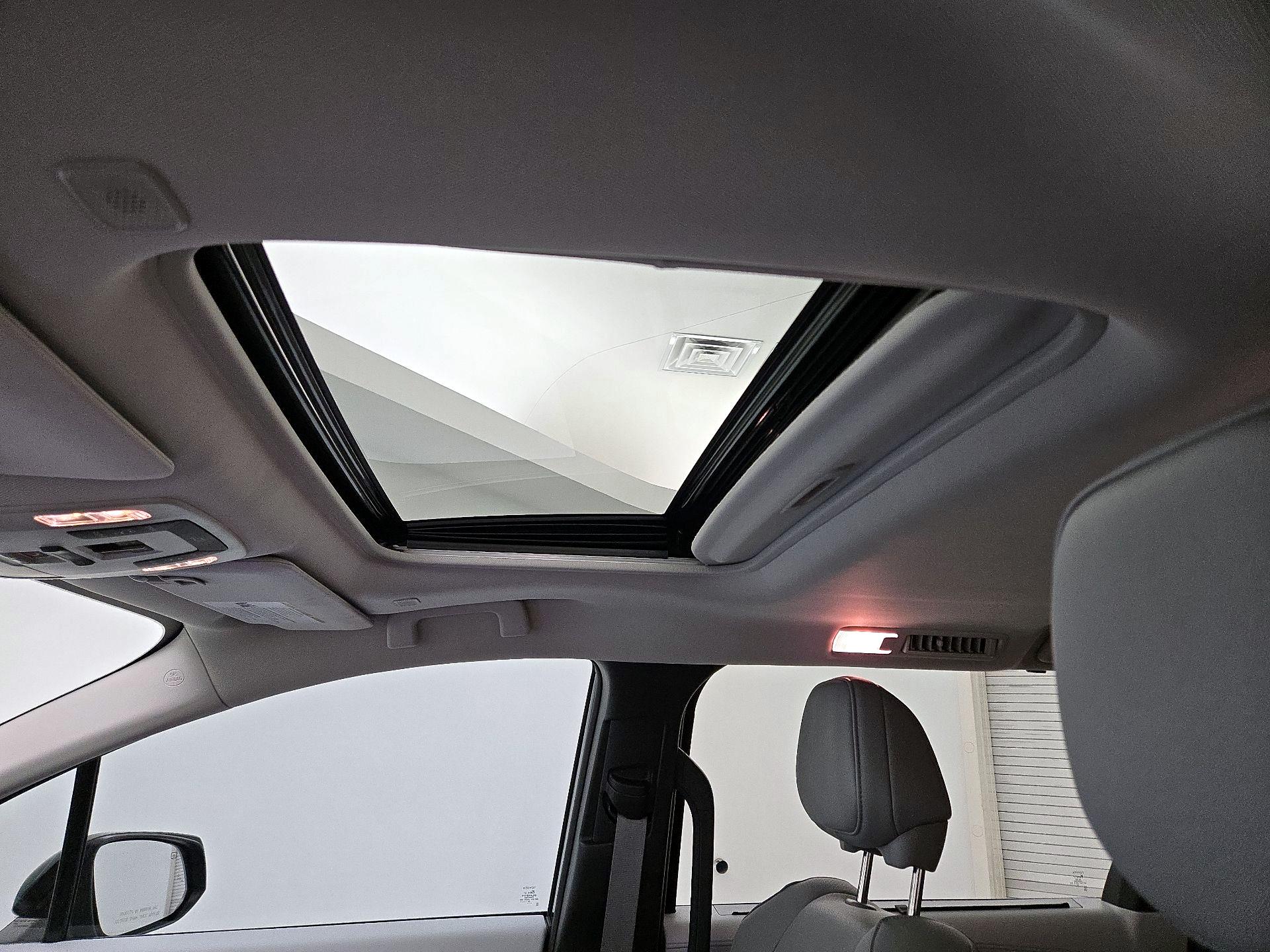 Thumbnail: 2025 Toyota Sienna - 19