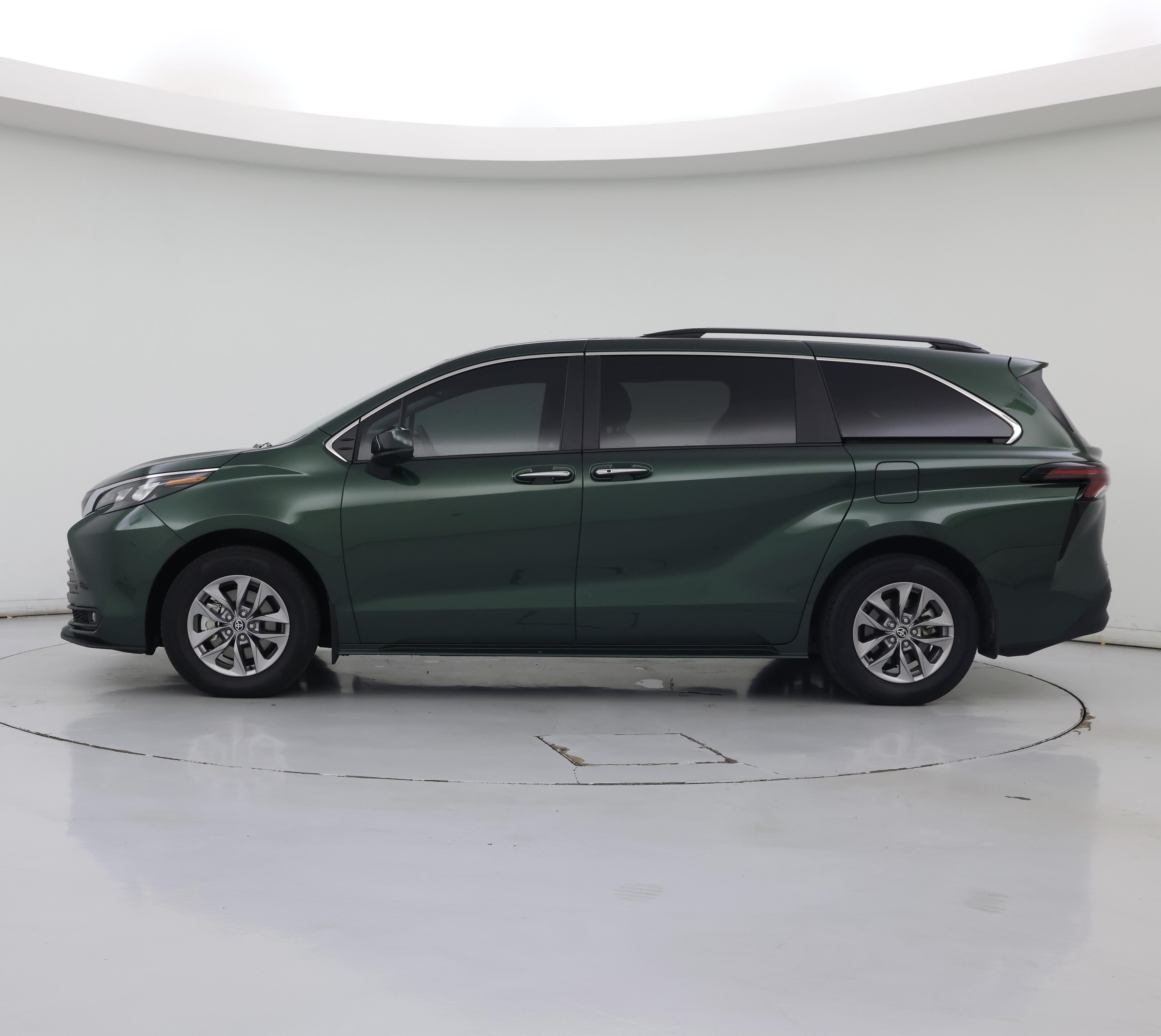 Thumbnail: 2025 Toyota Sienna - 3