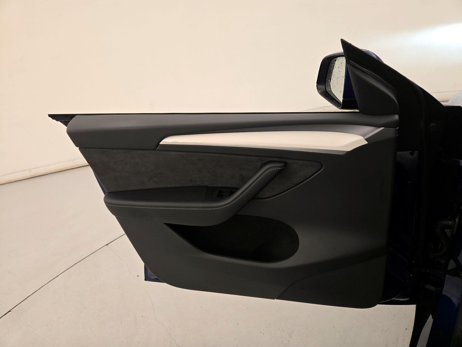 Thumbnail: 2023 Tesla Model Y - 12