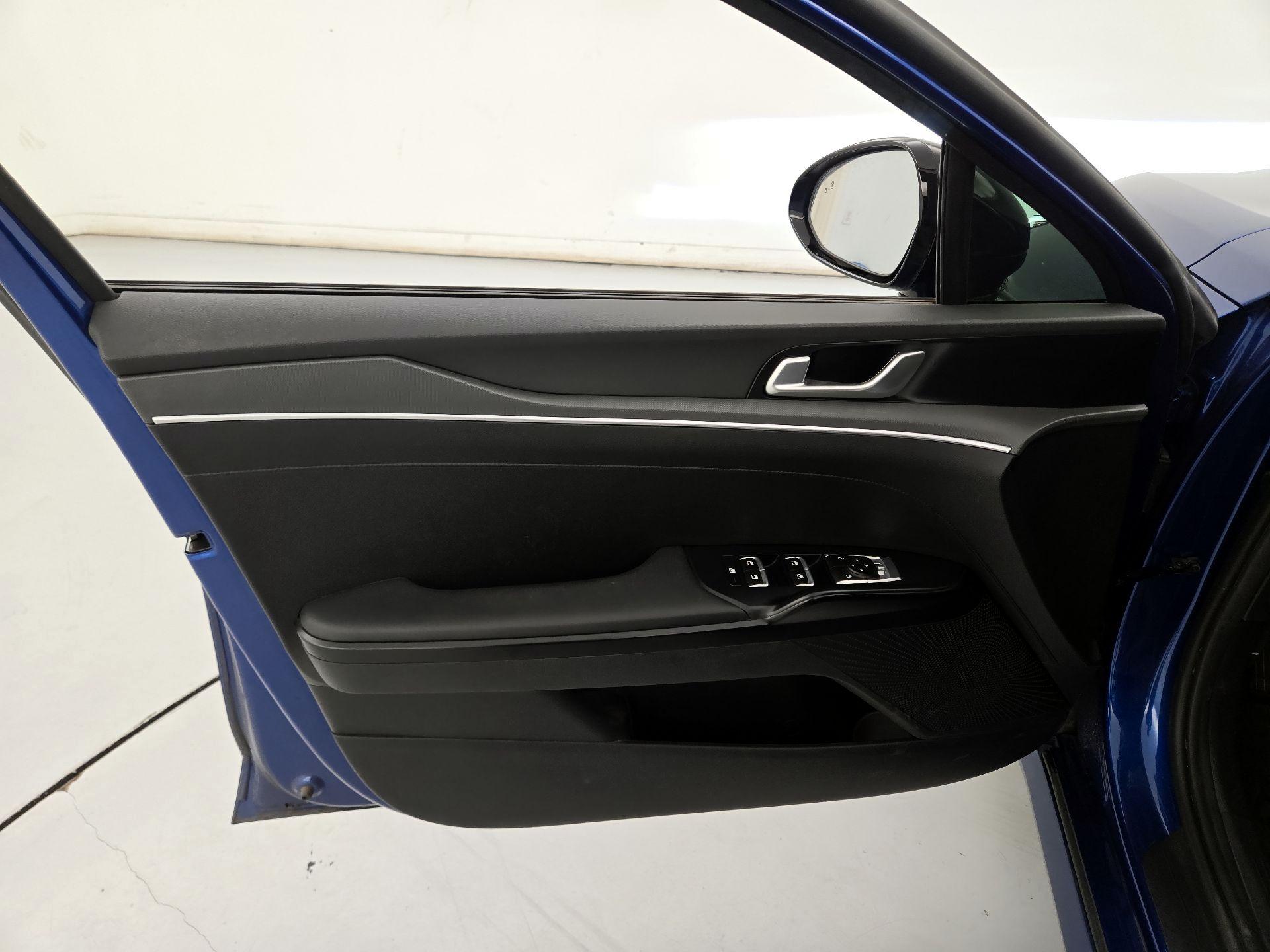Thumbnail: 2023 Kia K5 - 12