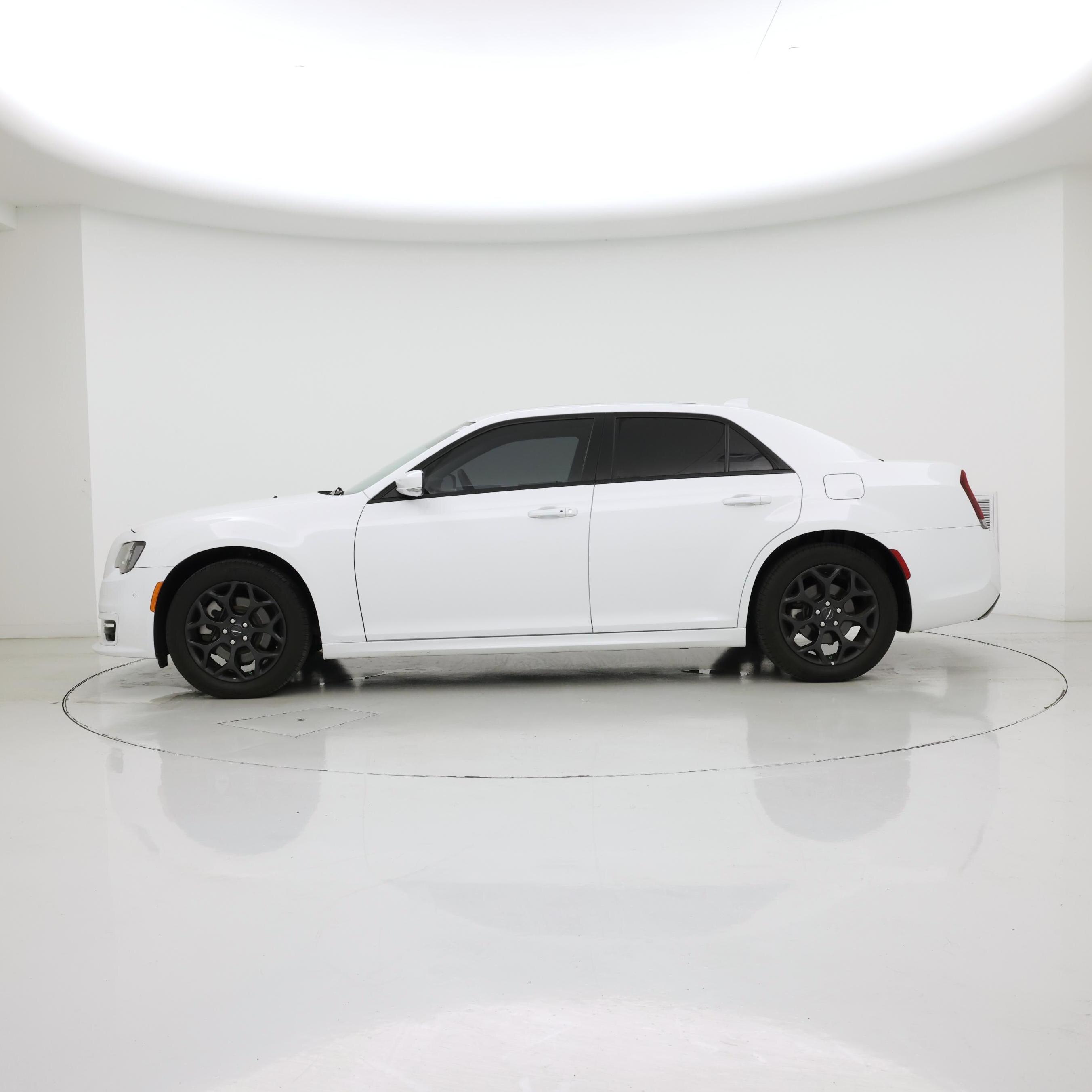 Thumbnail: 2023 Chrysler 300 - 3