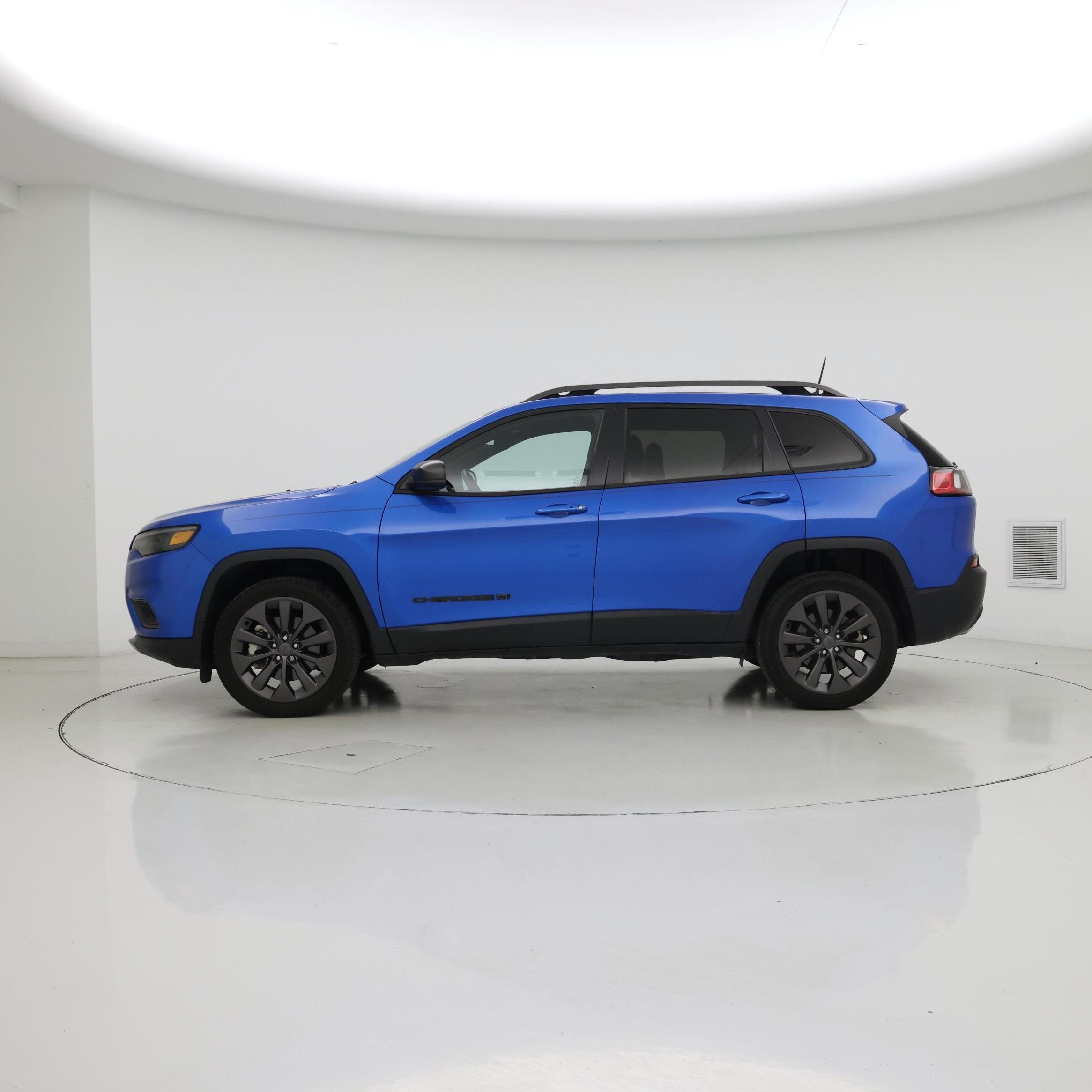 Thumbnail: 2021 Jeep Cherokee - 3