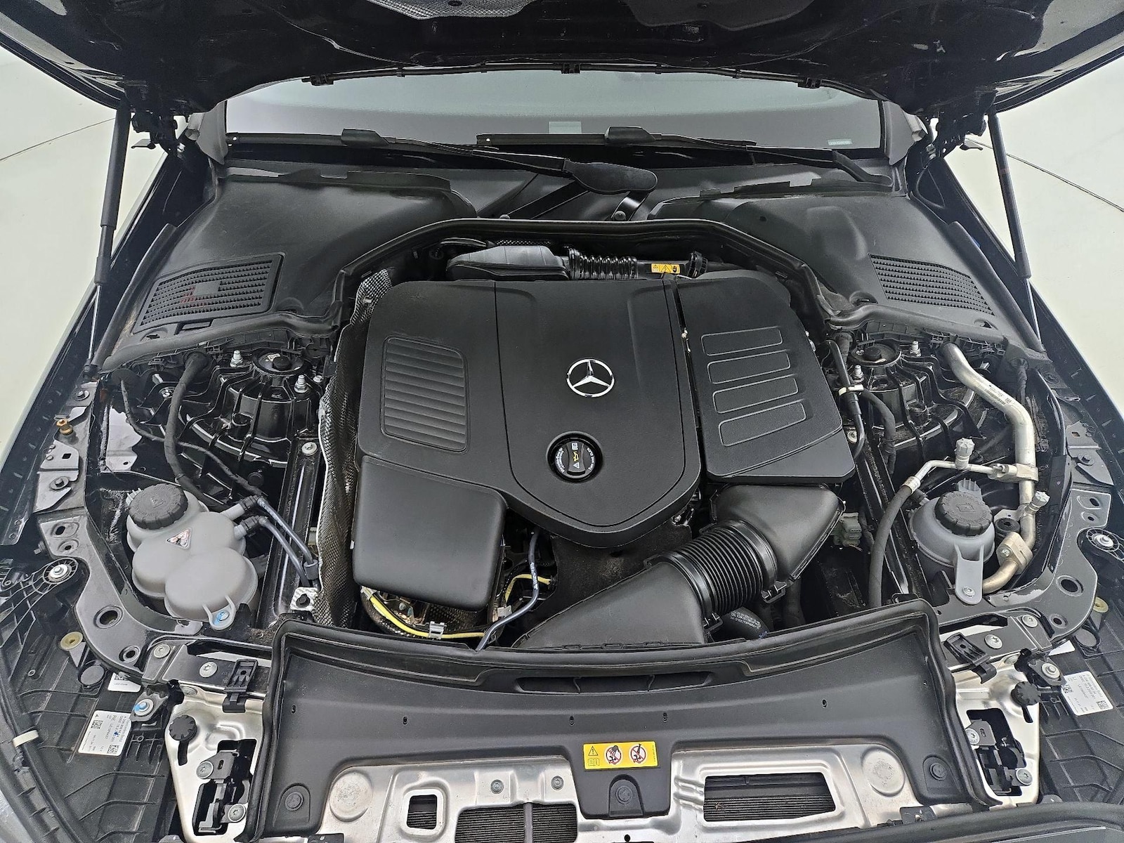 2025 Mercedes-Benz C-Class Sedan C 300 - Photo 23