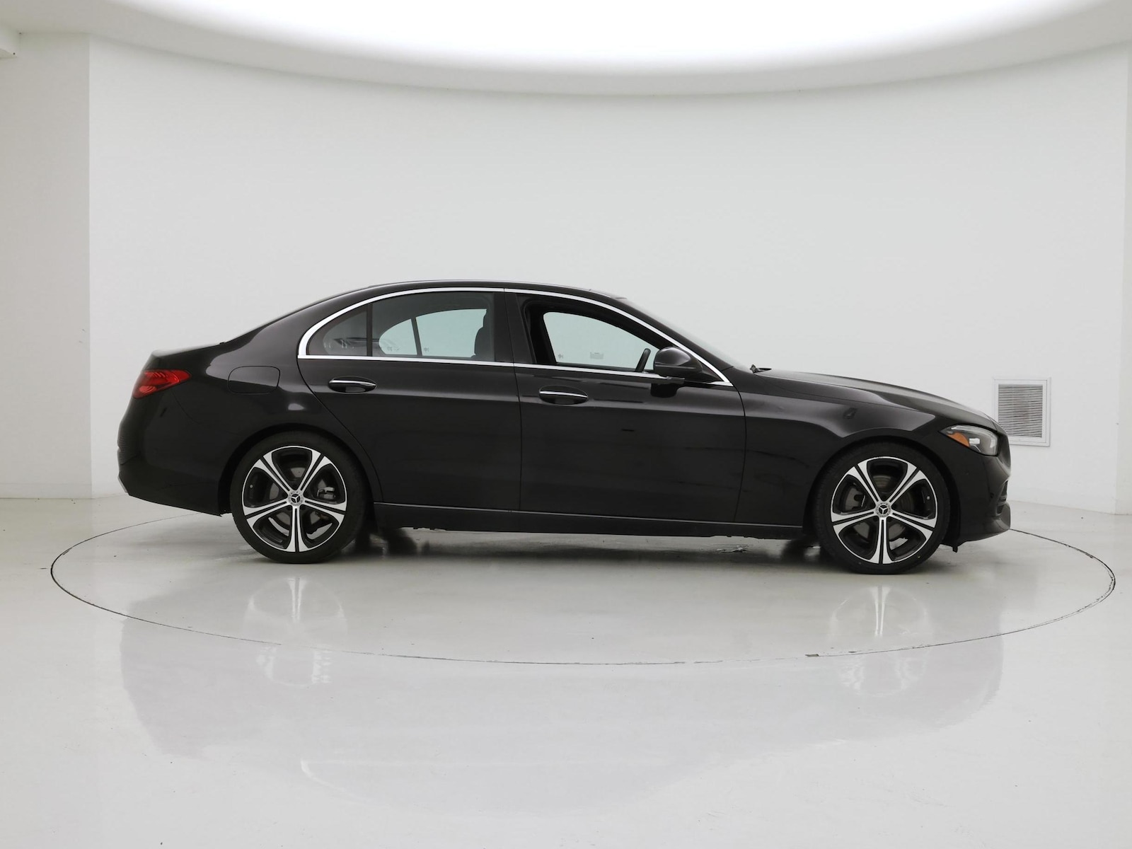 2025 Mercedes-Benz C-Class Sedan C 300 - Photo 8