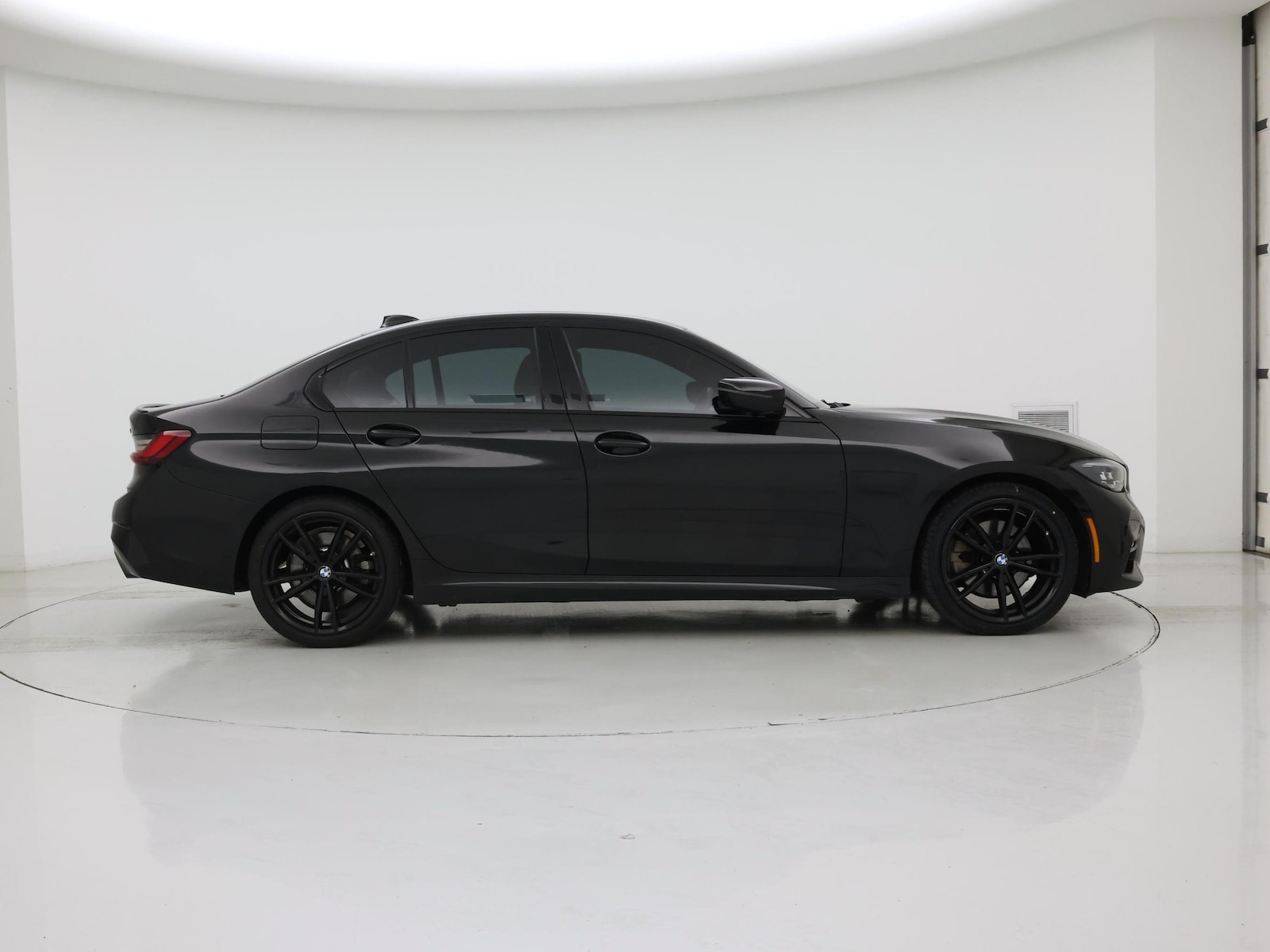 2022 BMW 3 Series 330i - Photo 8