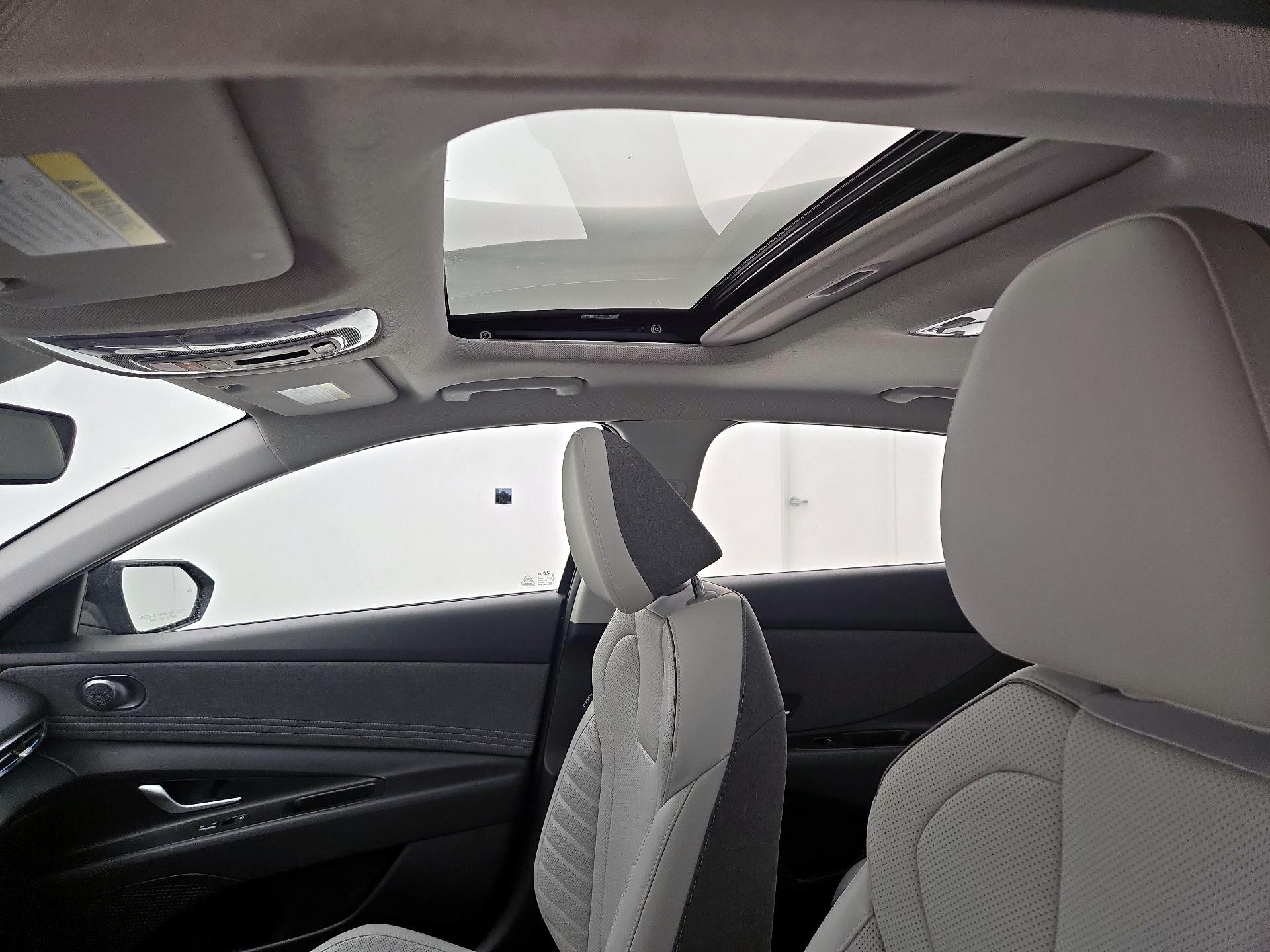 Thumbnail: 2023 Hyundai Elantra - 20