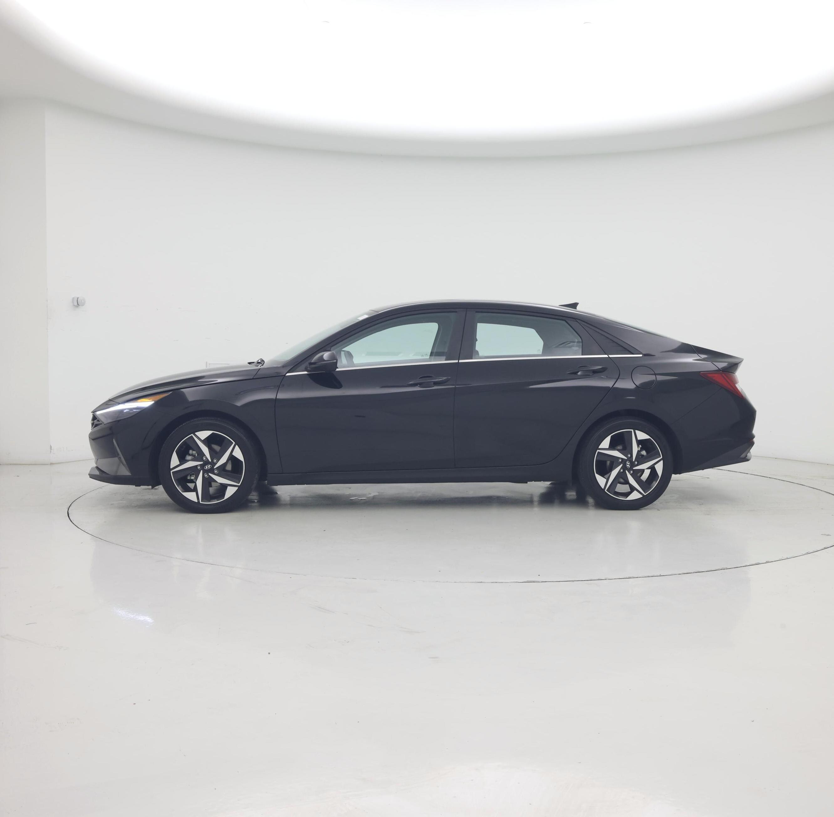 Thumbnail: 2023 Hyundai Elantra - 3