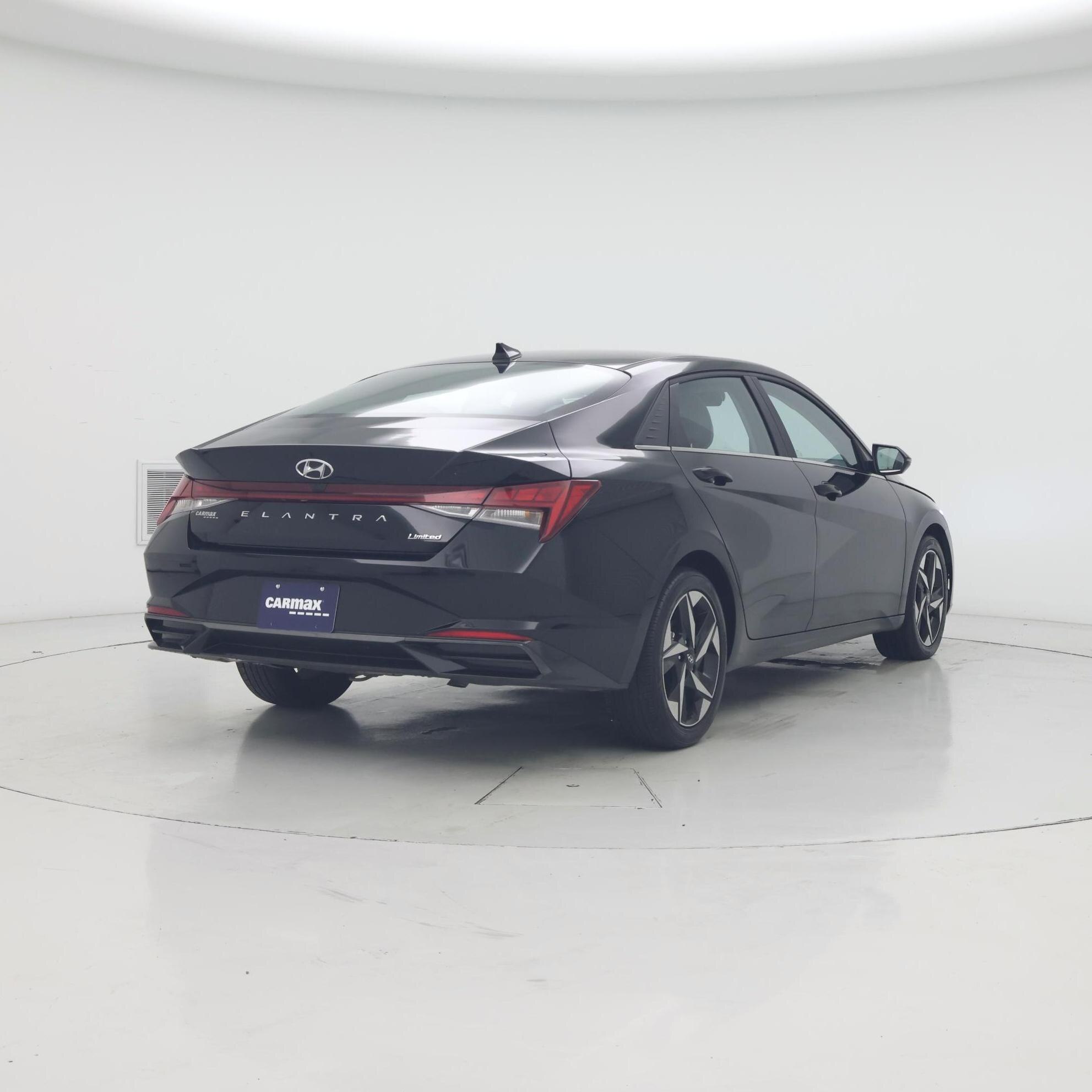 Thumbnail: 2023 Hyundai Elantra - 8