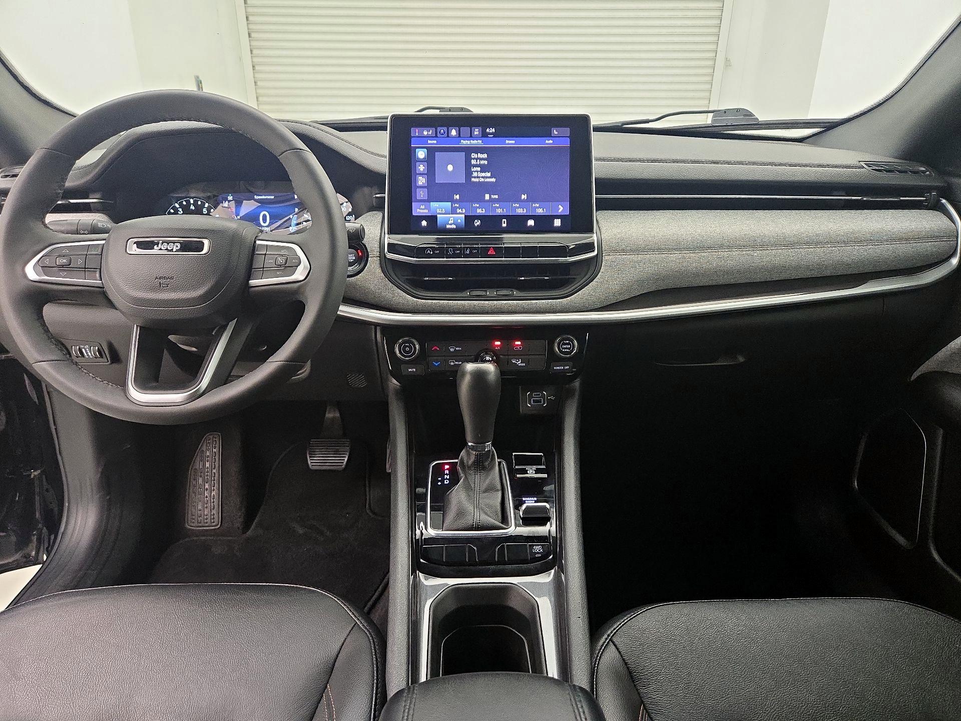 Thumbnail: 2023 Jeep Compass - 9
