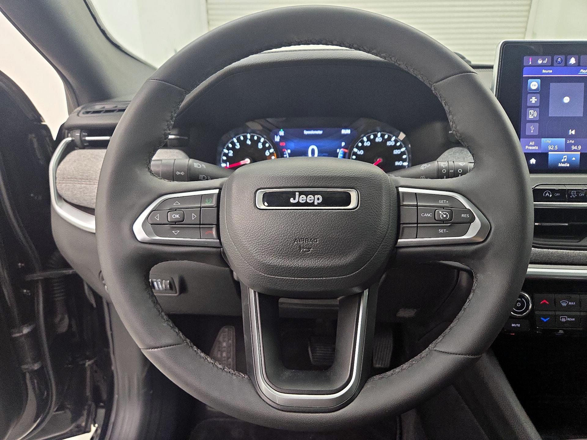 Thumbnail: 2023 Jeep Compass - 10