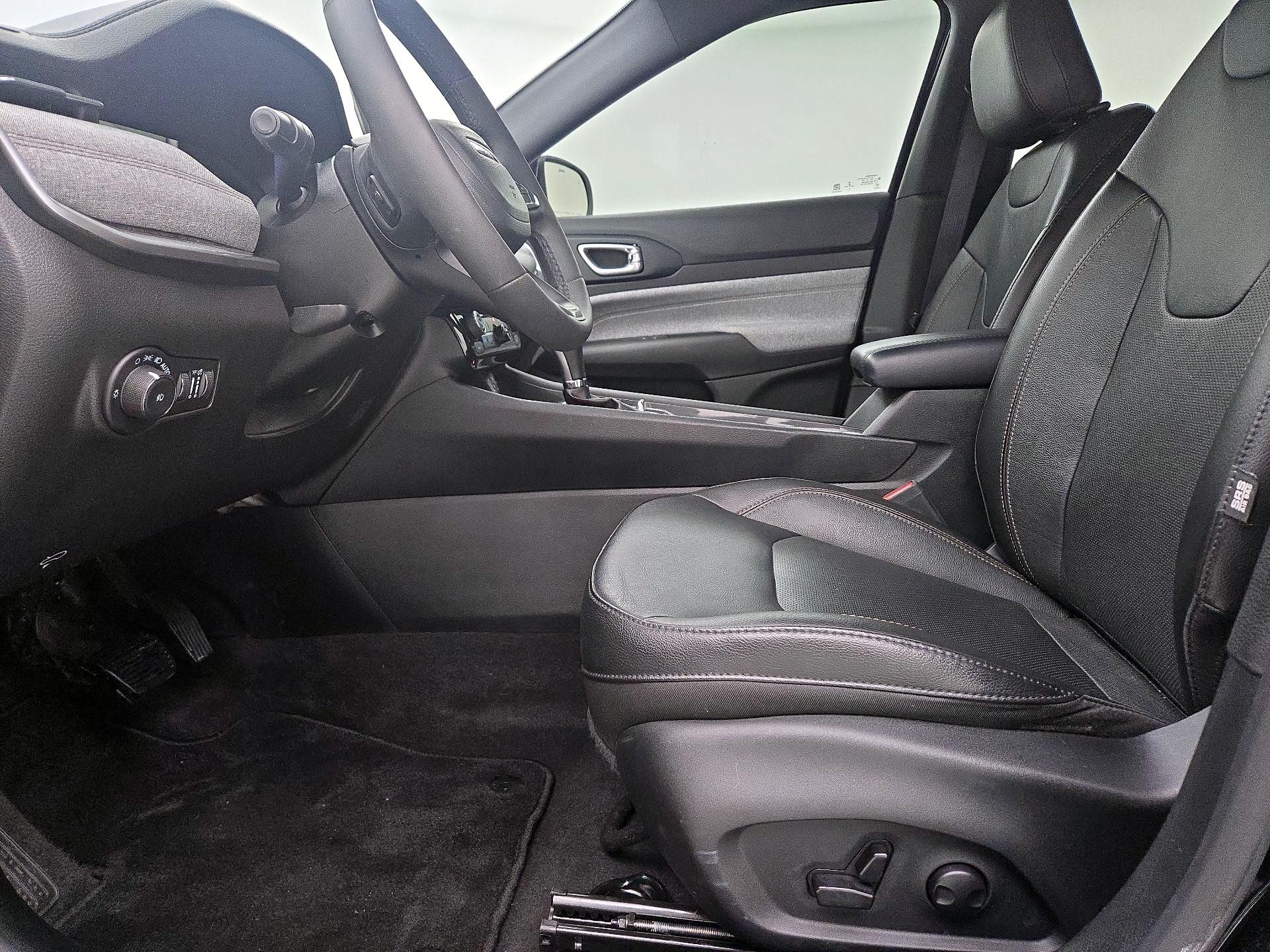 Thumbnail: 2023 Jeep Compass - 11