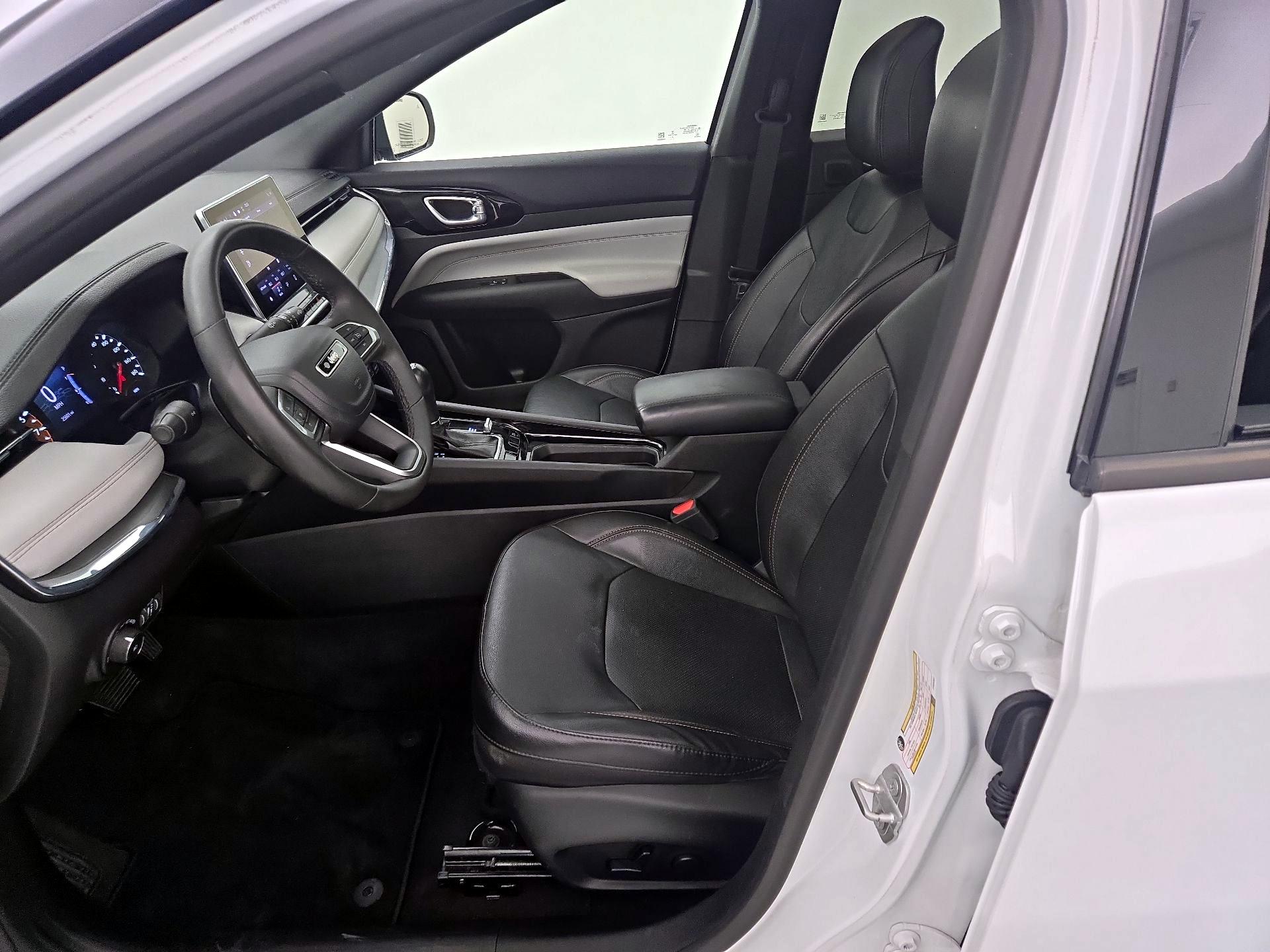 Thumbnail: 2023 Jeep Compass - 11