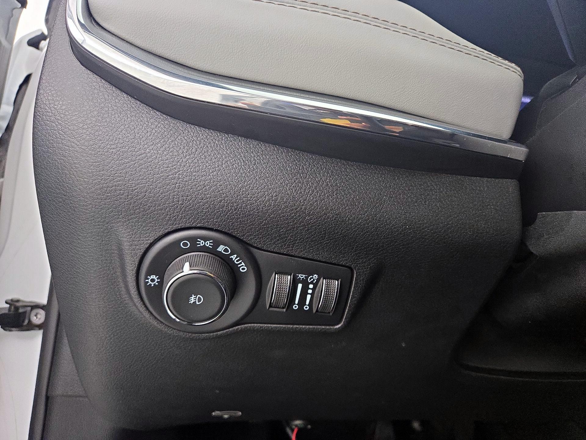Thumbnail: 2023 Jeep Compass - 13