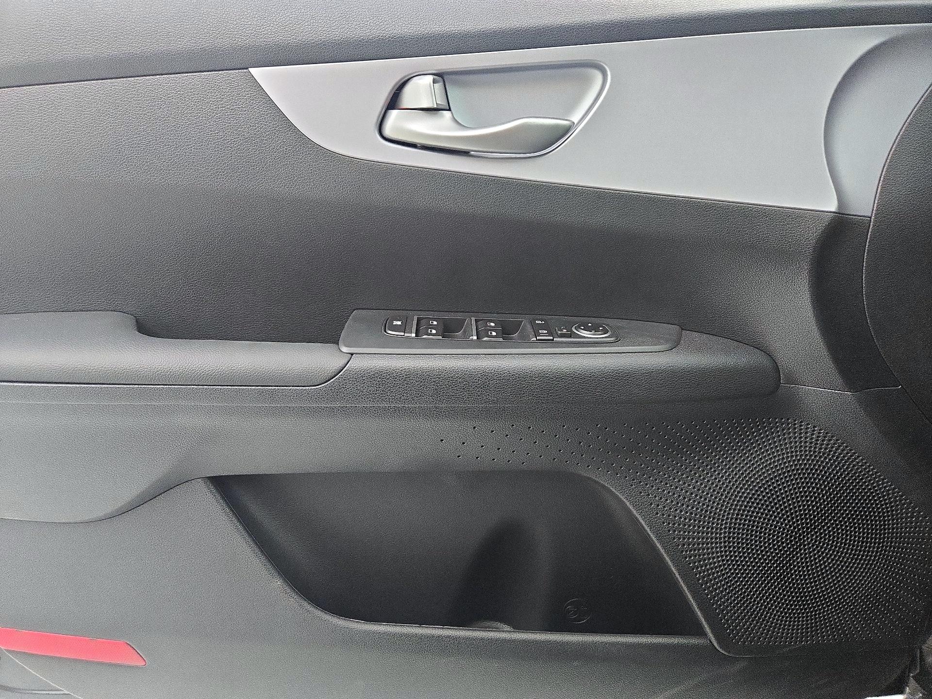 Thumbnail: 2024 Kia Forte - 12