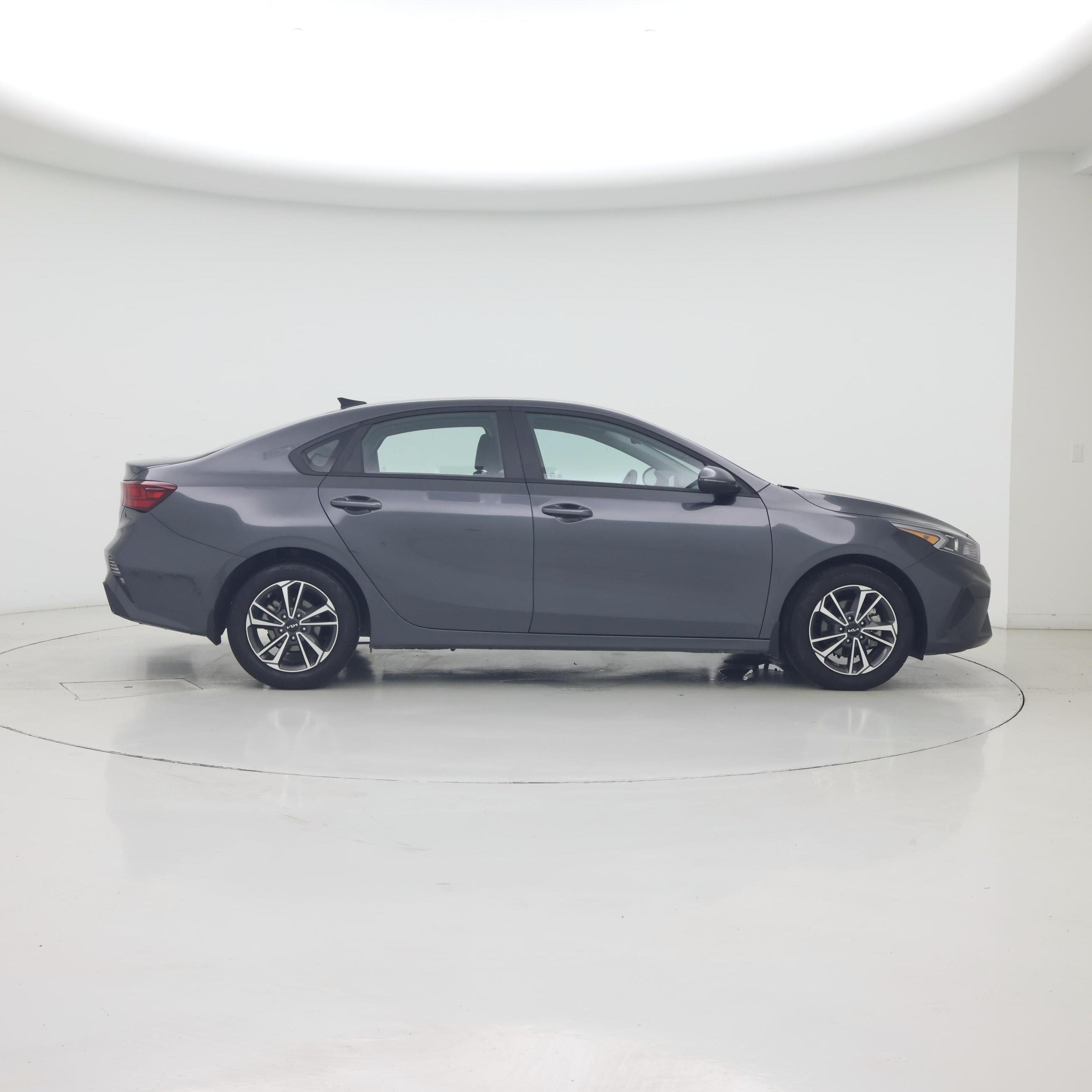 Thumbnail: 2024 Kia Forte - 7