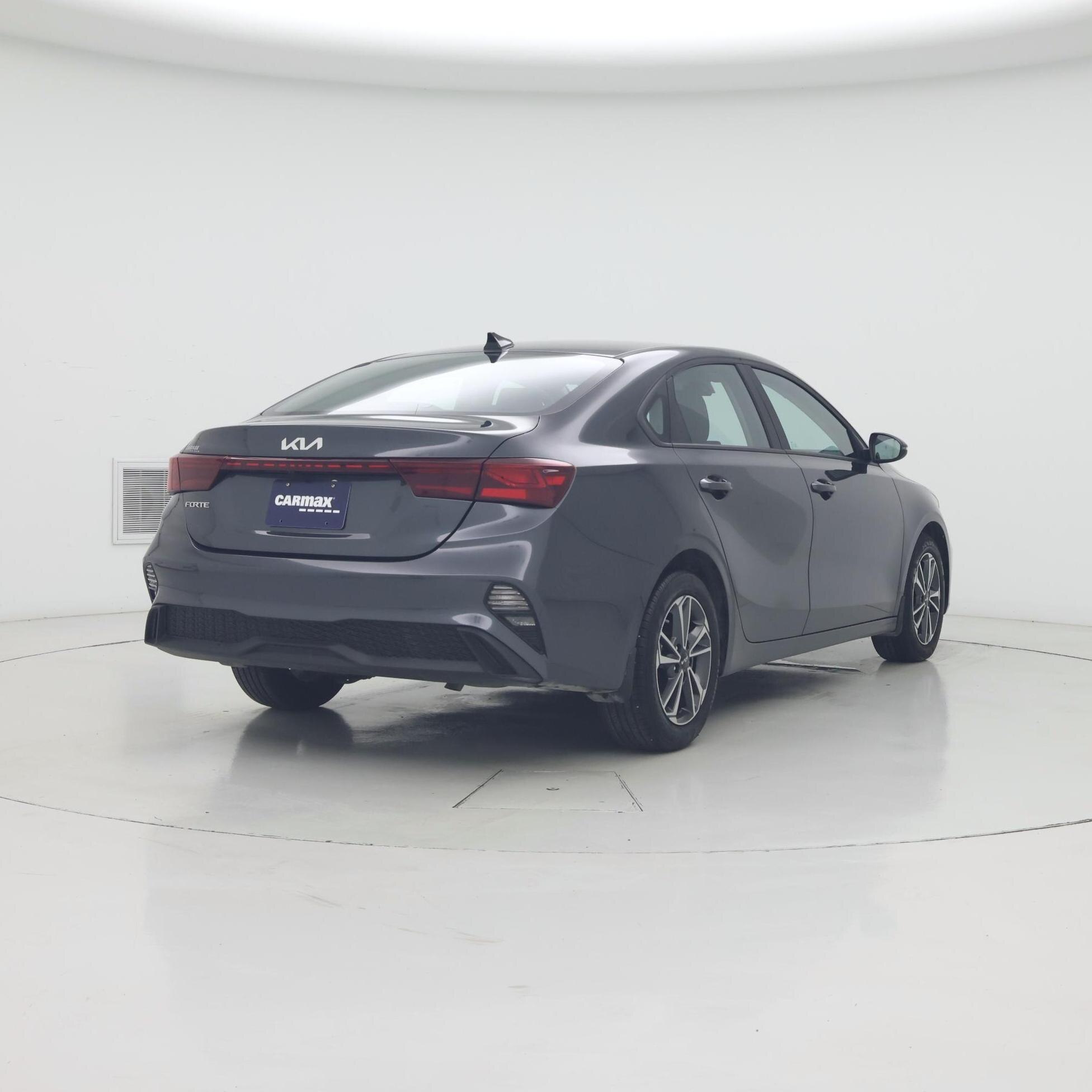 Thumbnail: 2024 Kia Forte - 8