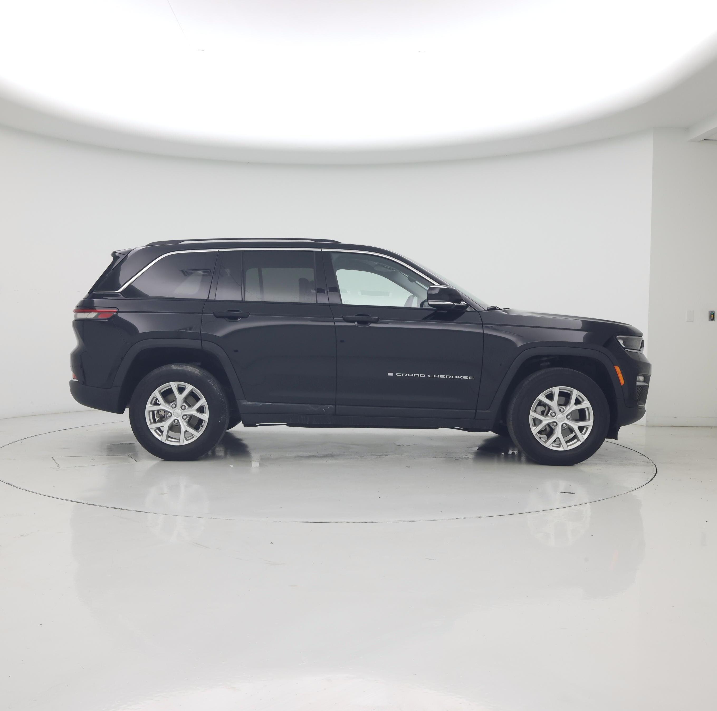 Thumbnail: 2023 Jeep Grand Cherokee - 7