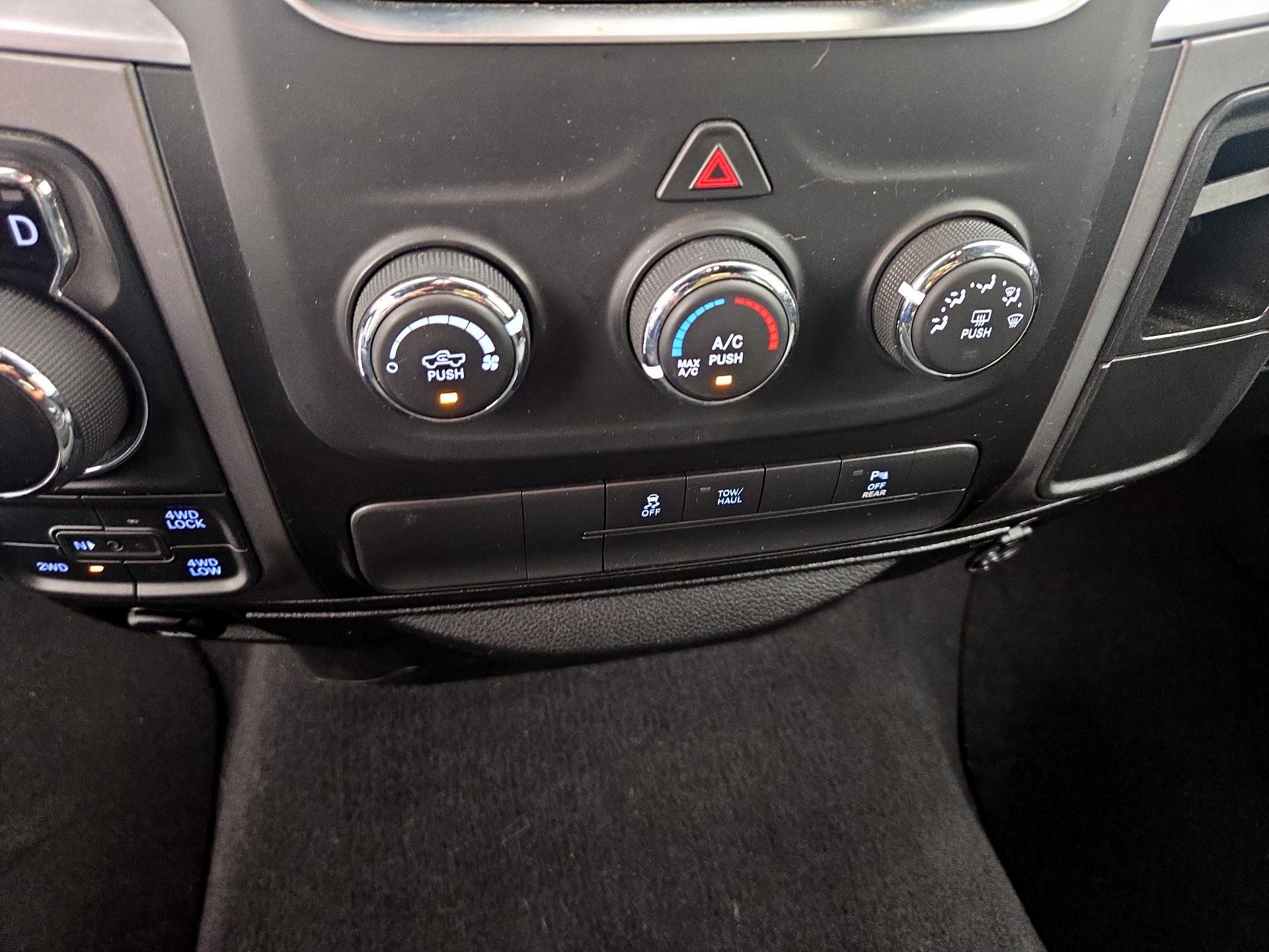 Thumbnail: 2022 RAM 1500 Classic - 16