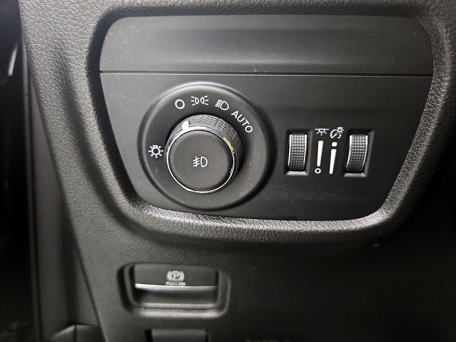 2023 Jeep Grand Cherokee Overland - Photo 14