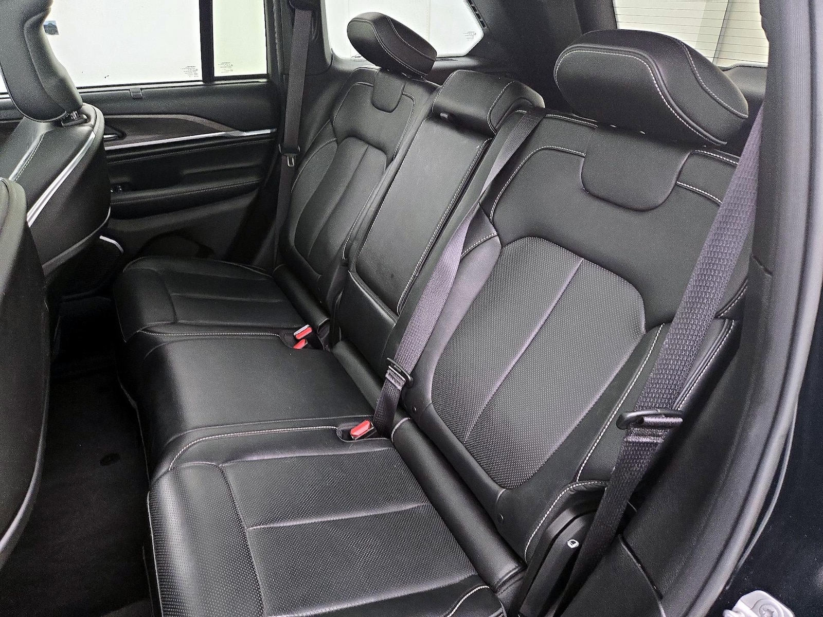 2023 Jeep Grand Cherokee Overland - Photo 22