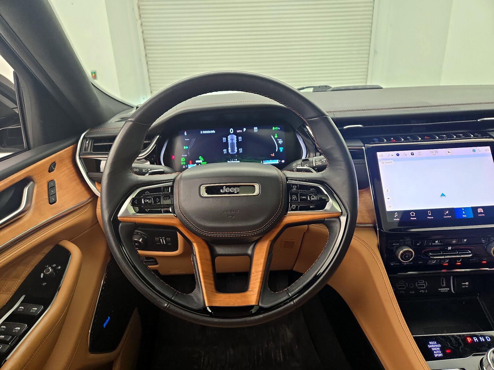 Thumbnail: 2022 Jeep Grand Cherokee - 10