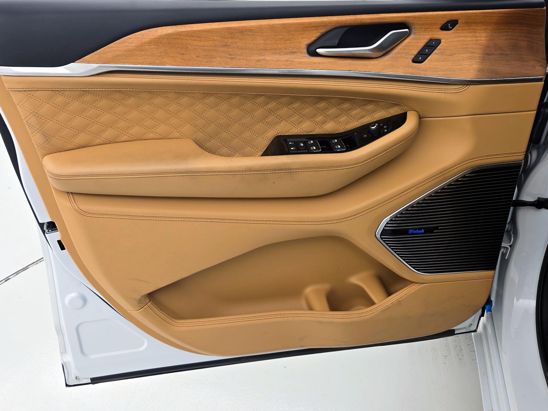 Thumbnail: 2022 Jeep Grand Cherokee - 12