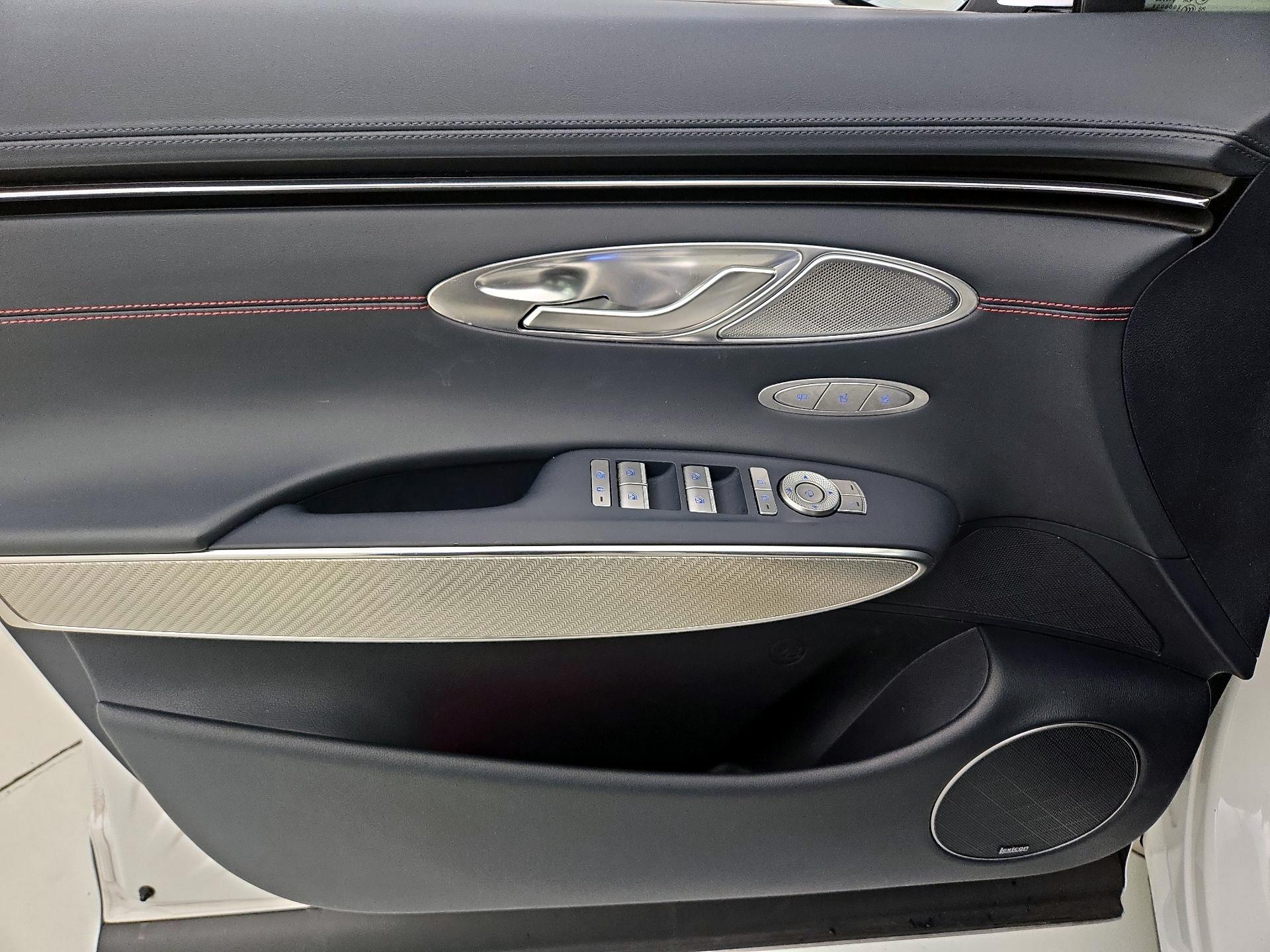 Thumbnail: 2023 Genesis GV70 - 12