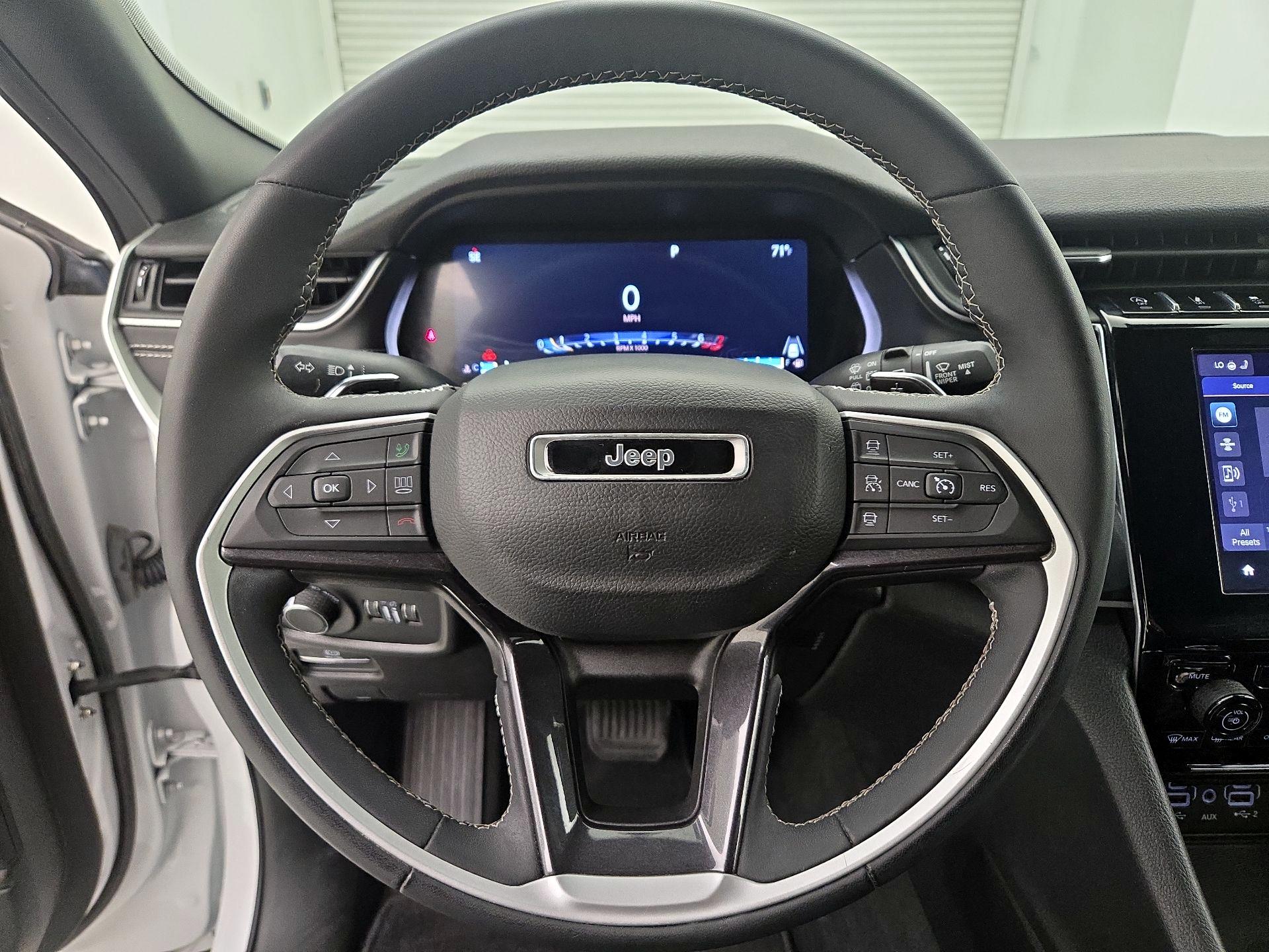 Thumbnail: 2023 Jeep Grand Cherokee - 10