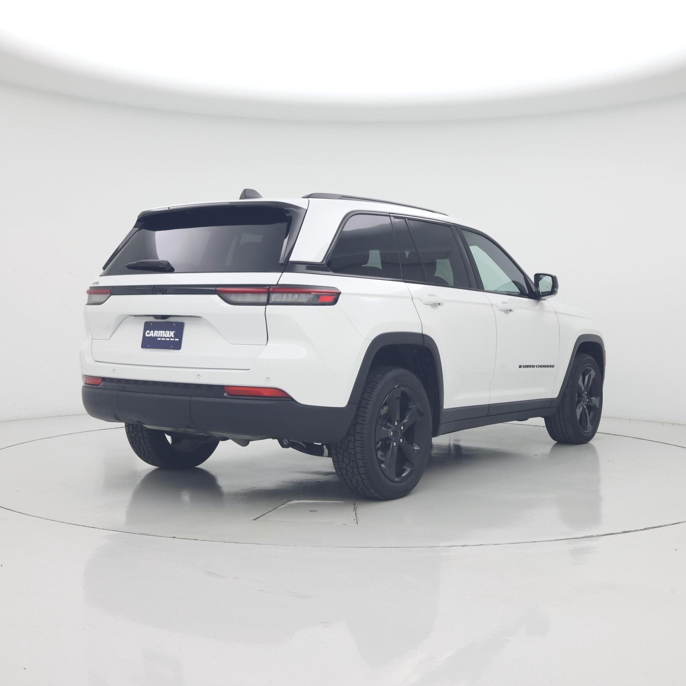 Thumbnail: 2023 Jeep Grand Cherokee - 8