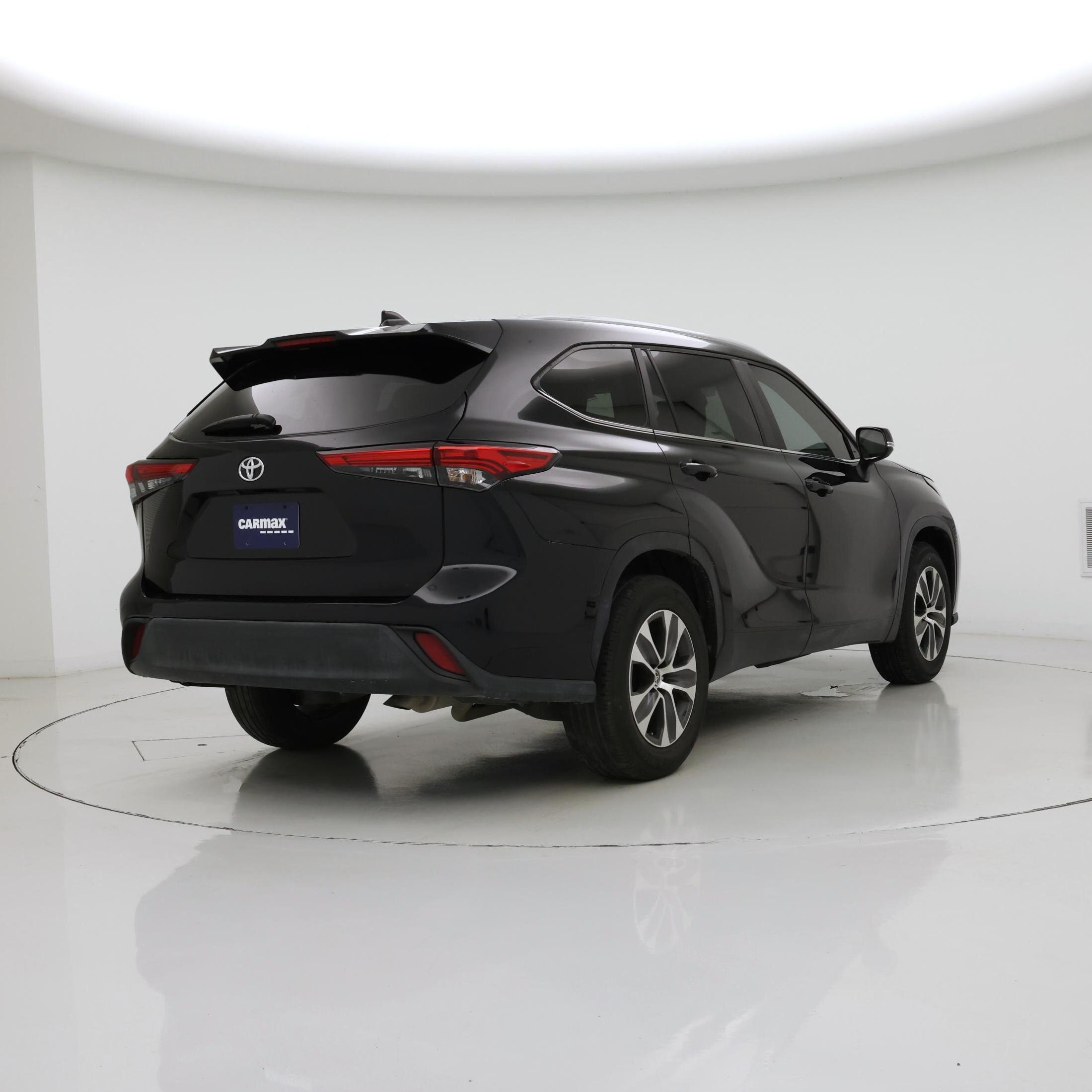 Thumbnail: 2023 Toyota Highlander - 8