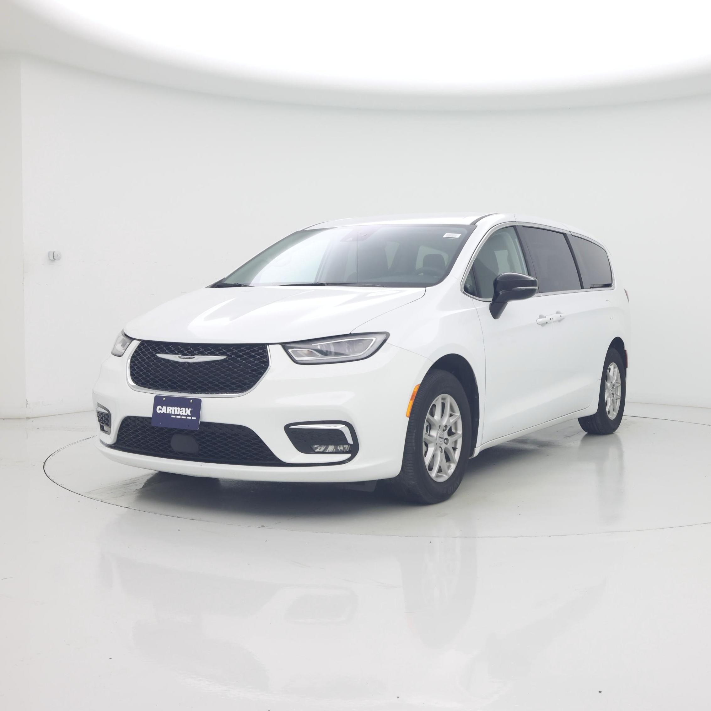Thumbnail: 2024 Chrysler Pacifica - 4