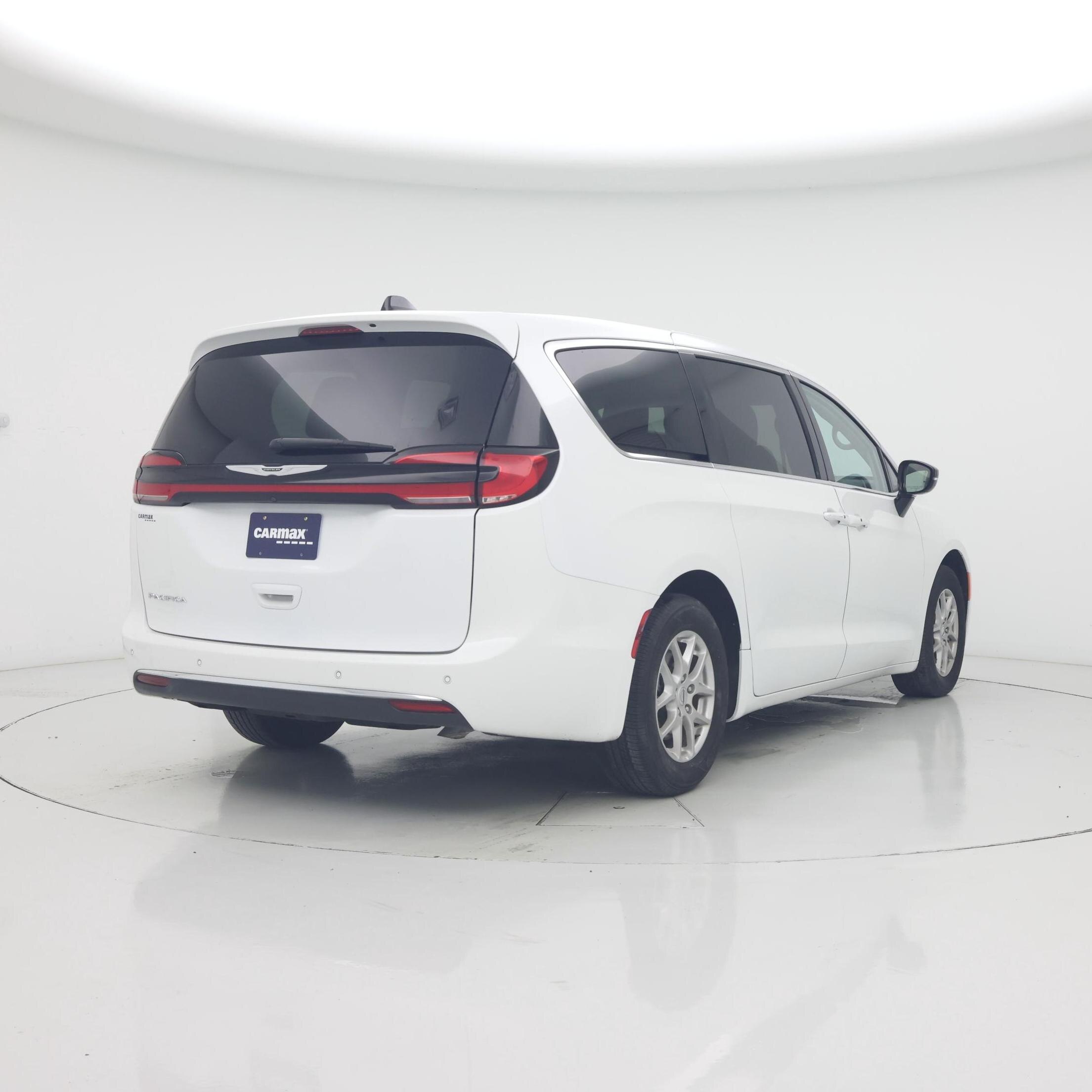 Thumbnail: 2024 Chrysler Pacifica - 8