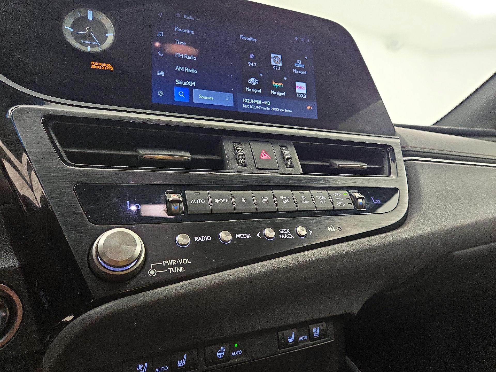 Thumbnail: 2024 Lexus ES - 17