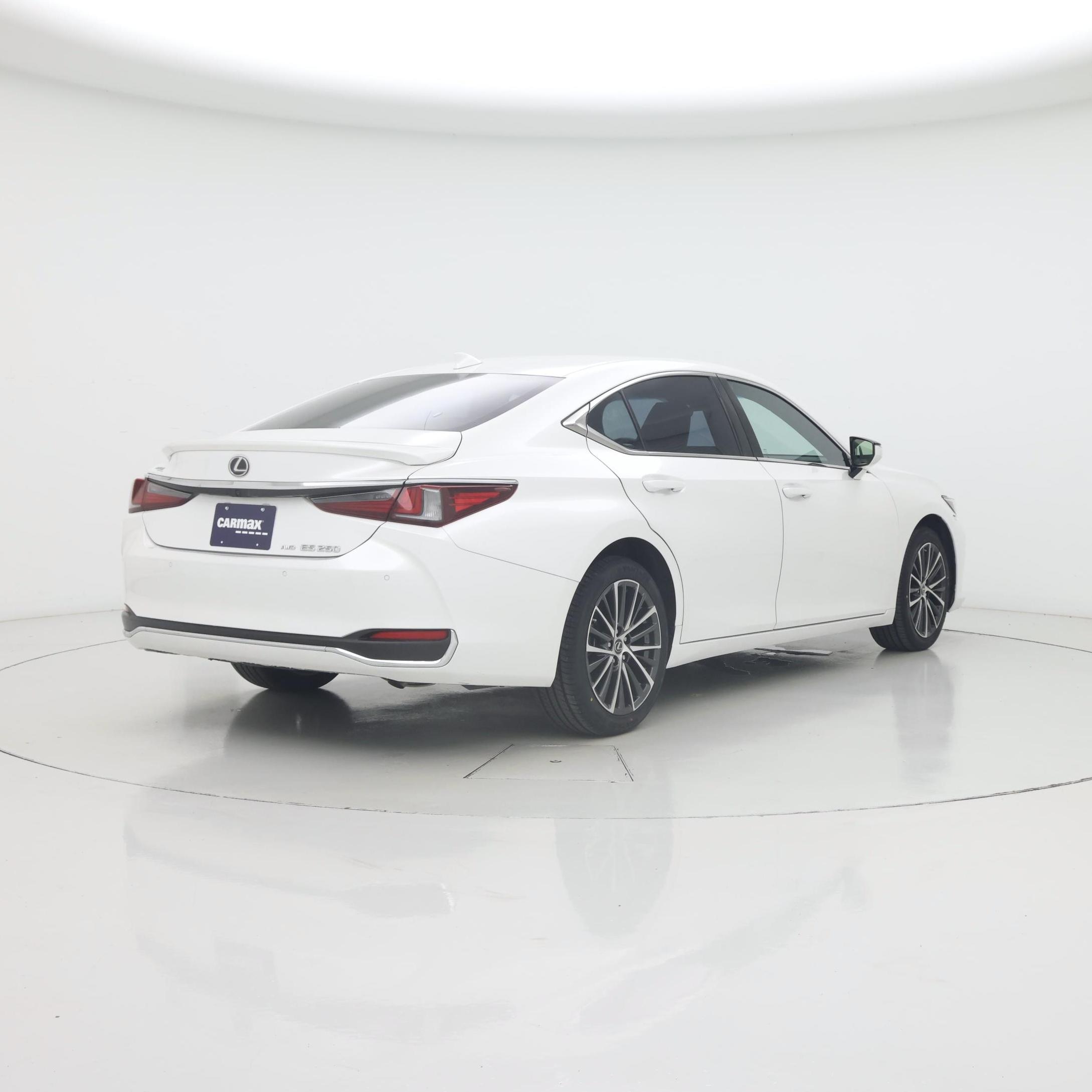 Thumbnail: 2024 Lexus ES - 8