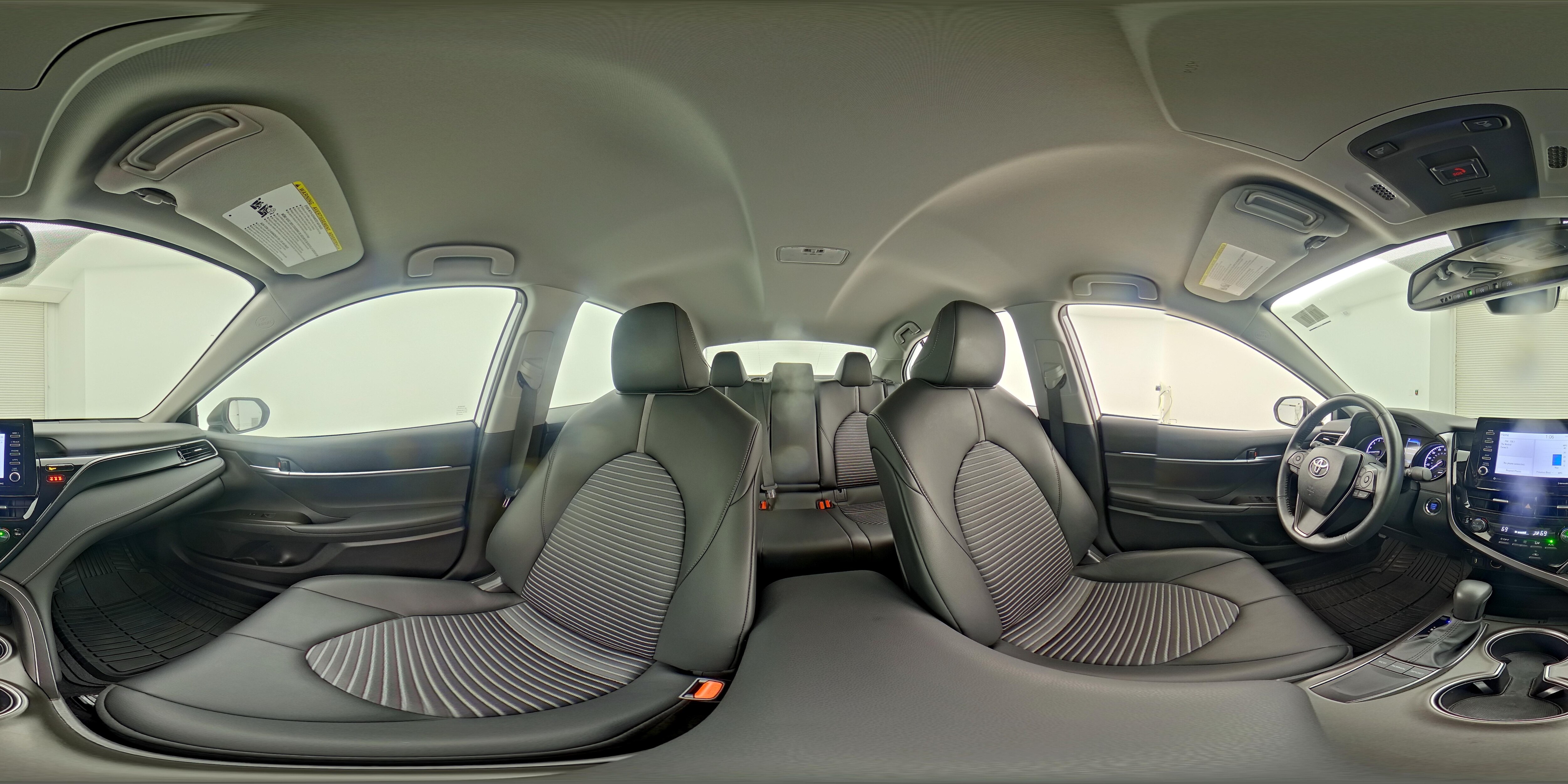 2024 Toyota Camry SE - Photo 24