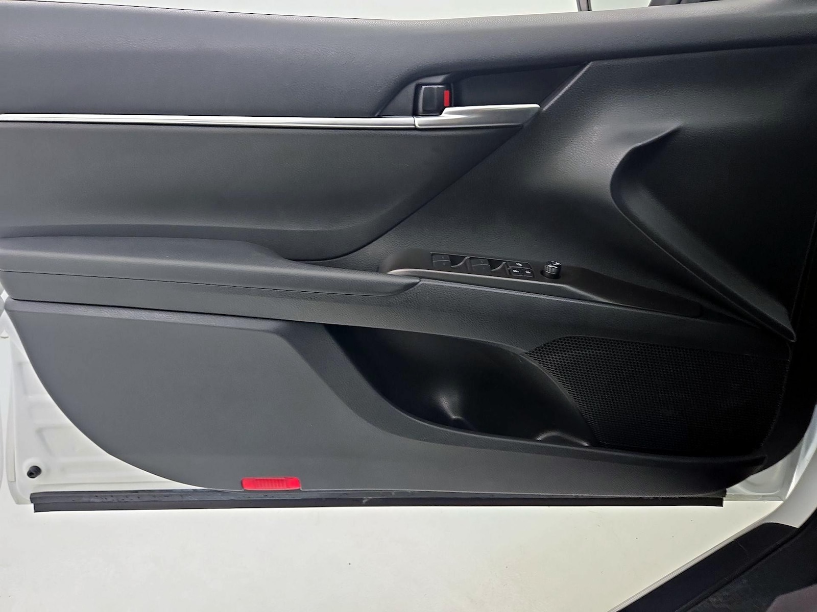 2024 Toyota Camry SE - Photo 13
