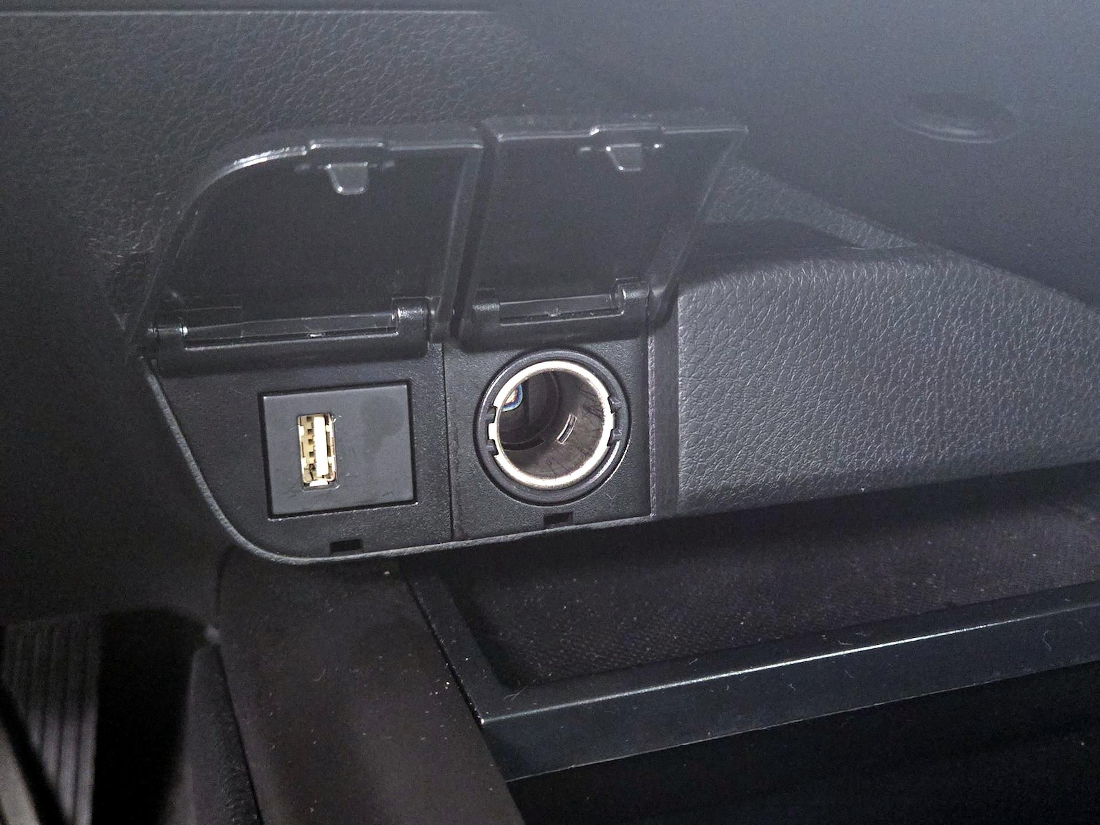 2024 Toyota Camry SE - Photo 19