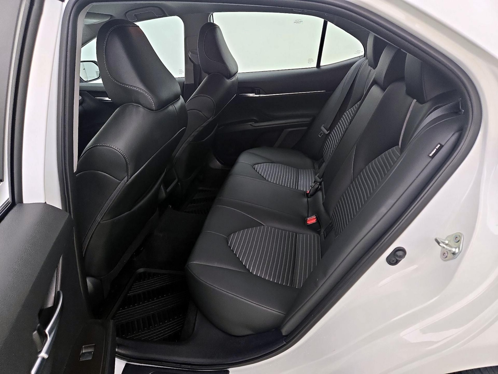 2024 Toyota Camry SE - Photo 20