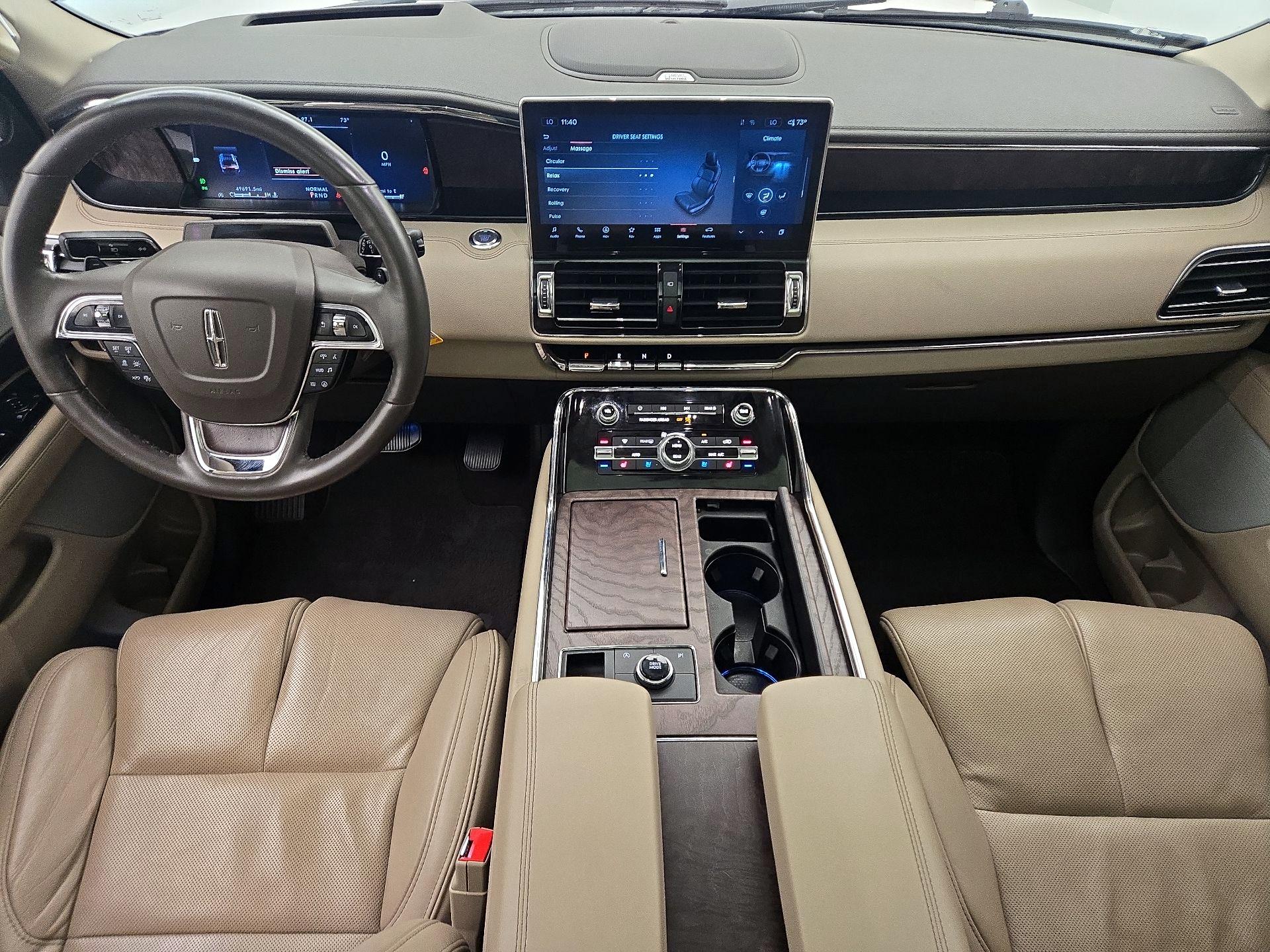 Thumbnail: 2022 Lincoln Navigator L - 9