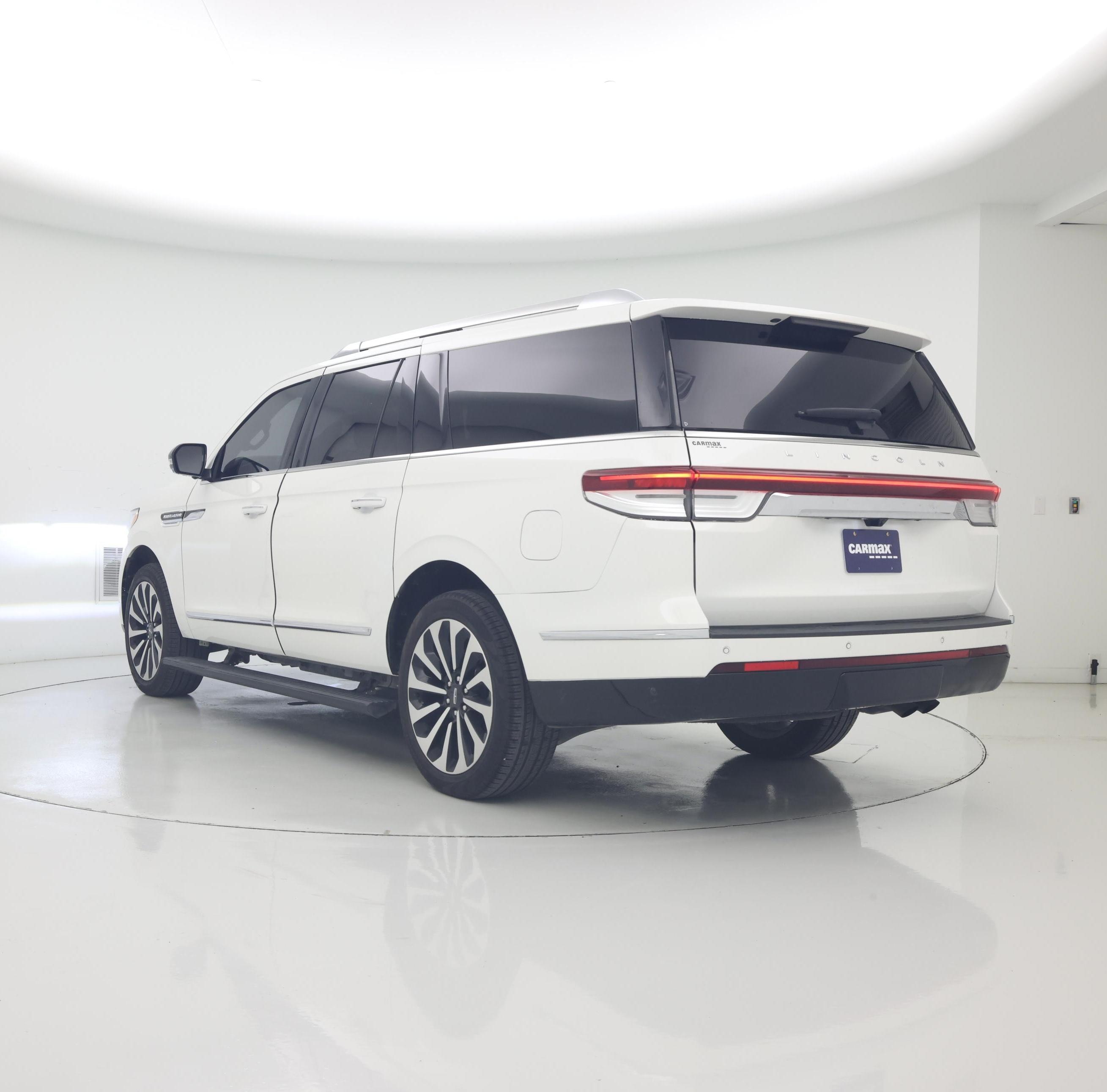 Thumbnail: 2022 Lincoln Navigator L - 2