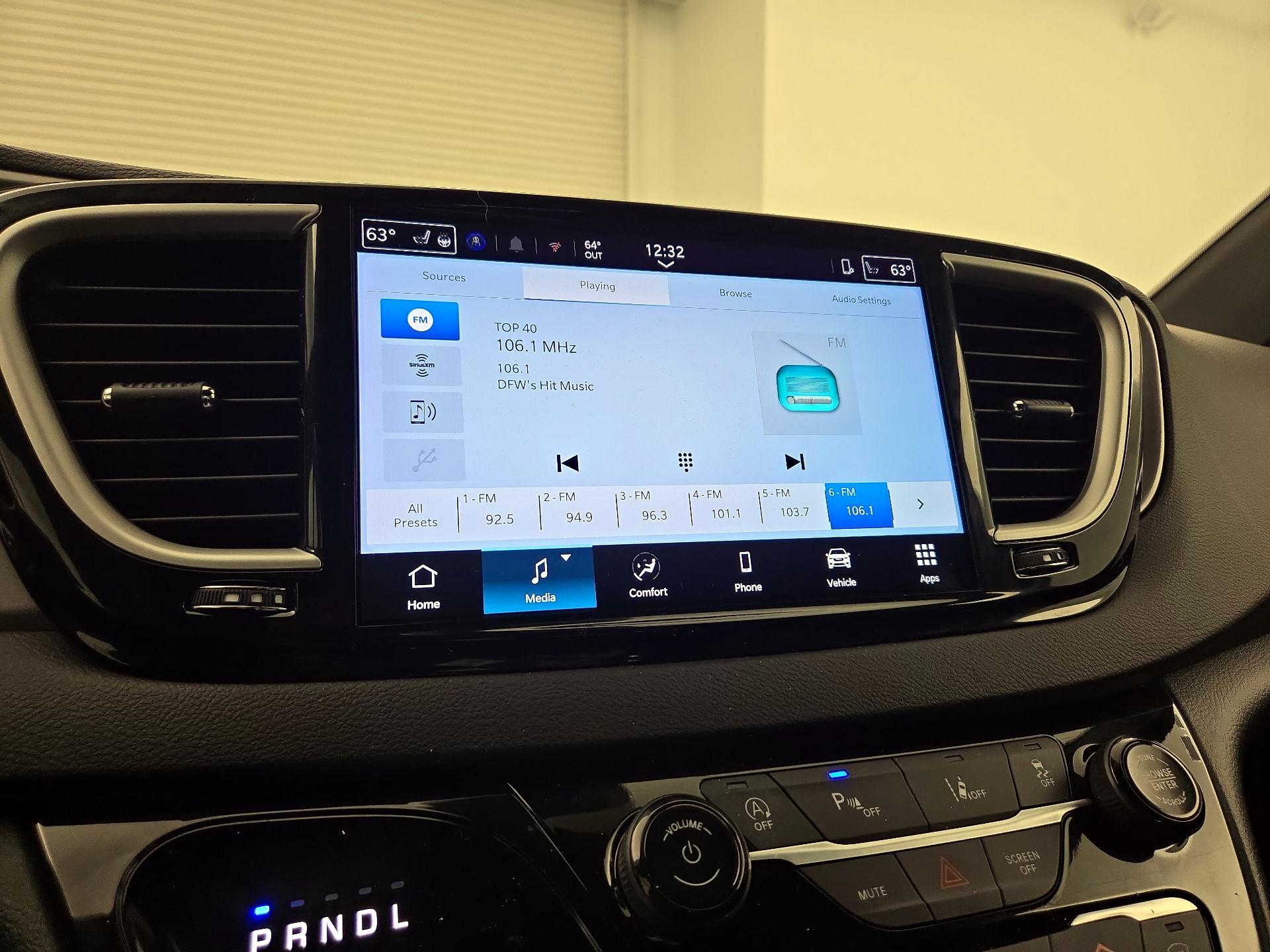 Thumbnail: 2025 Chrysler Pacifica - 15