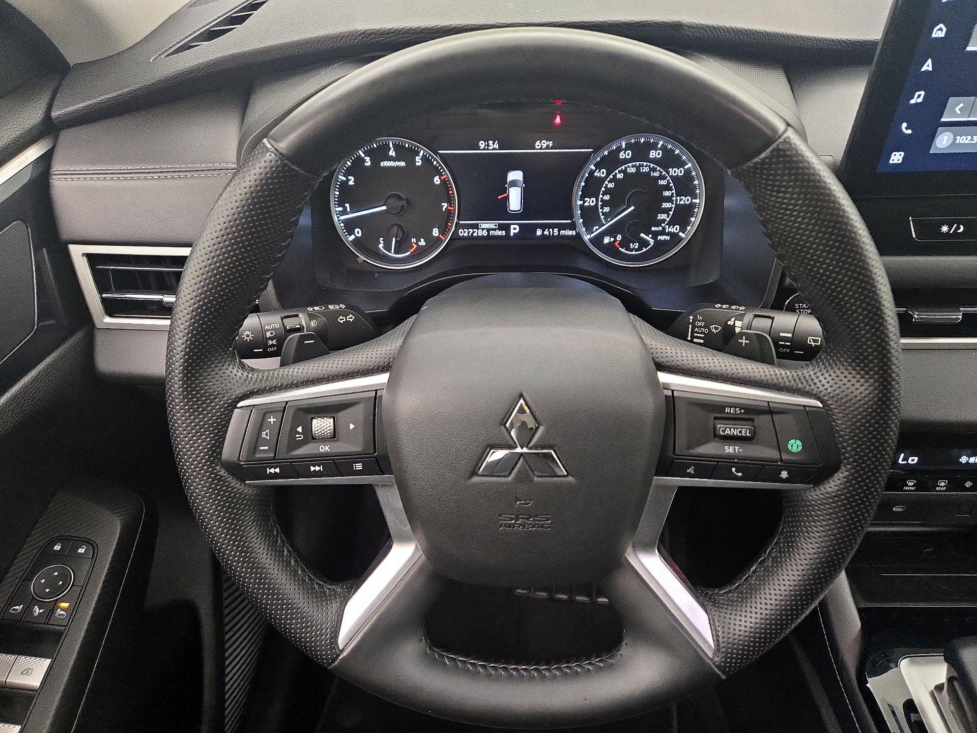Thumbnail: 2025 Mitsubishi Outlander - 10